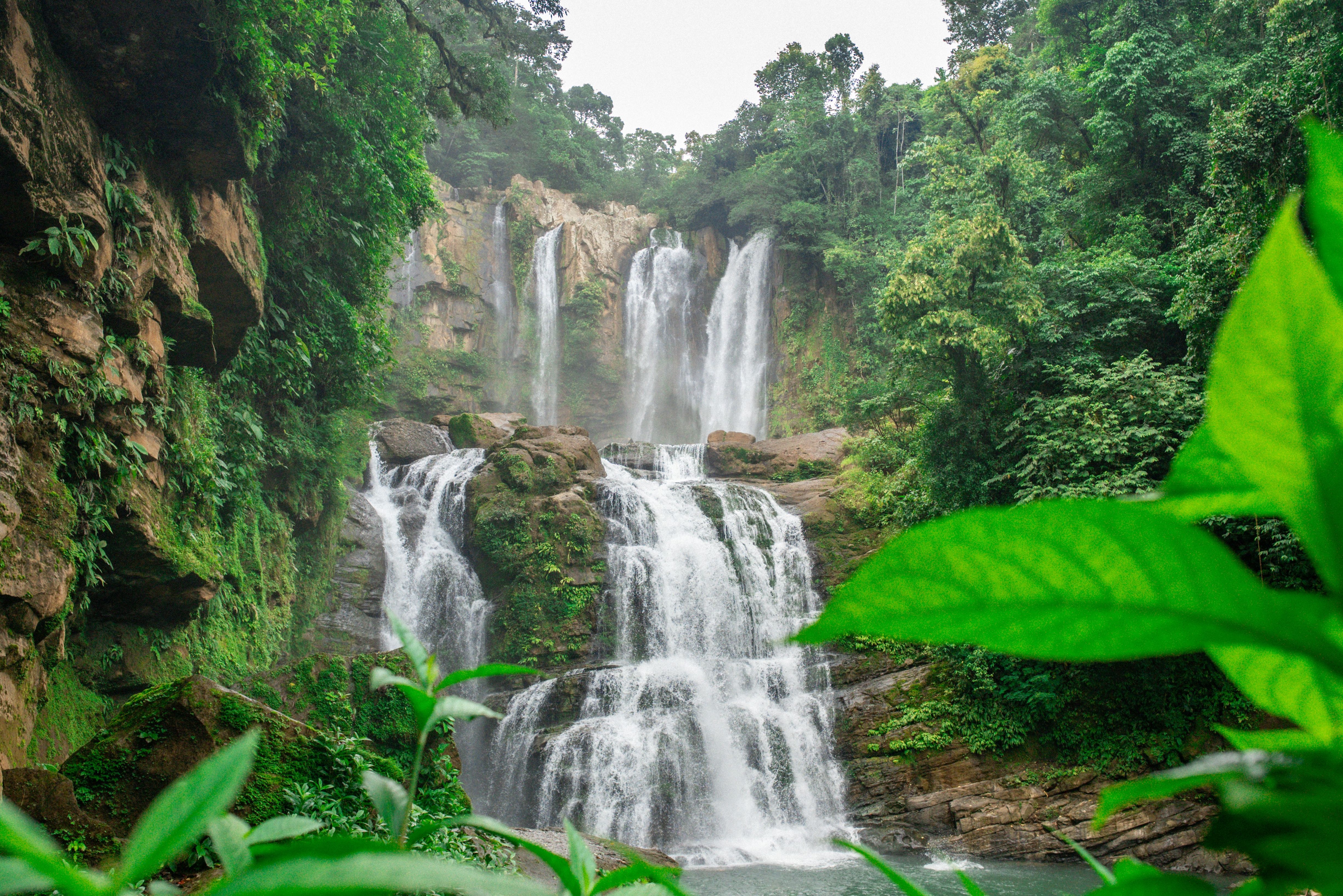 Uitzicht op de waterval
