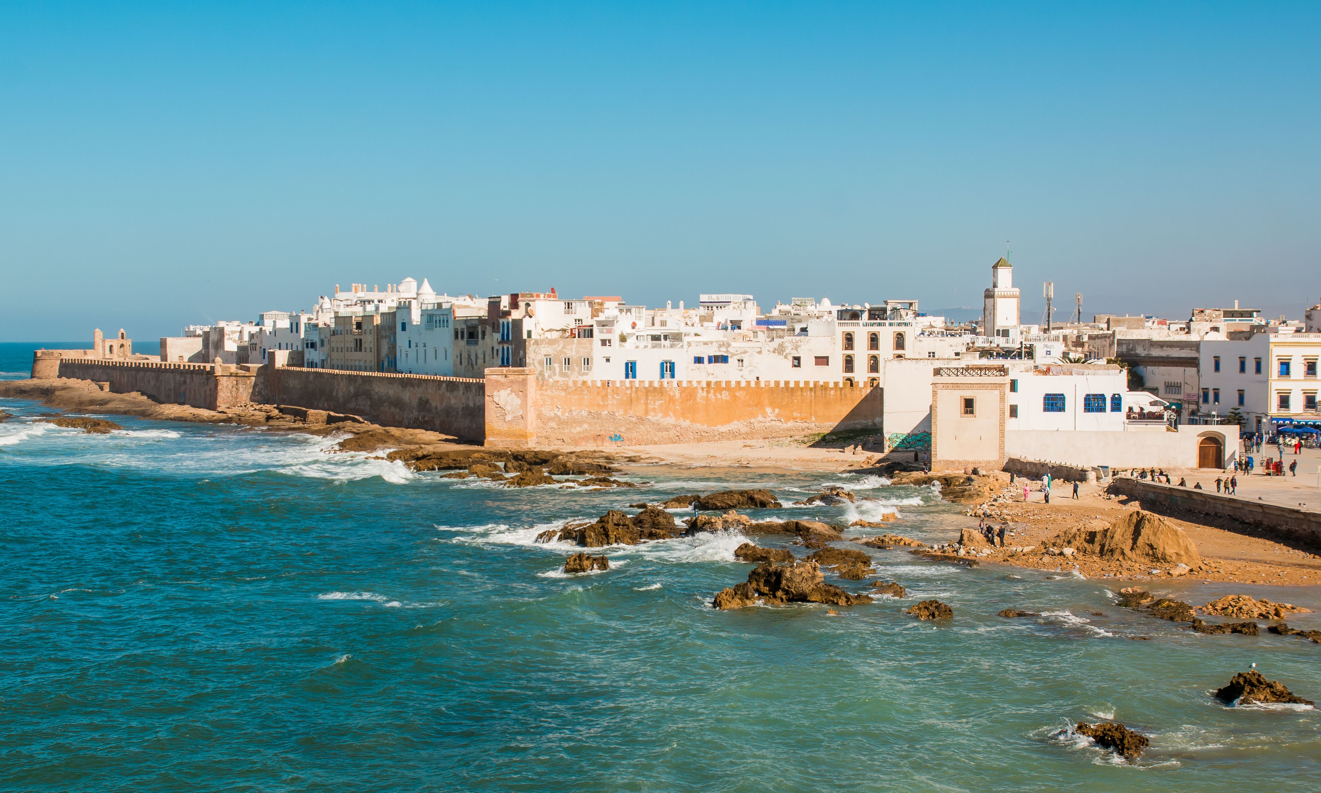 Marokko-Essaouira-vissersdorpje-Atlantische-Oceaan-vanaf-zee