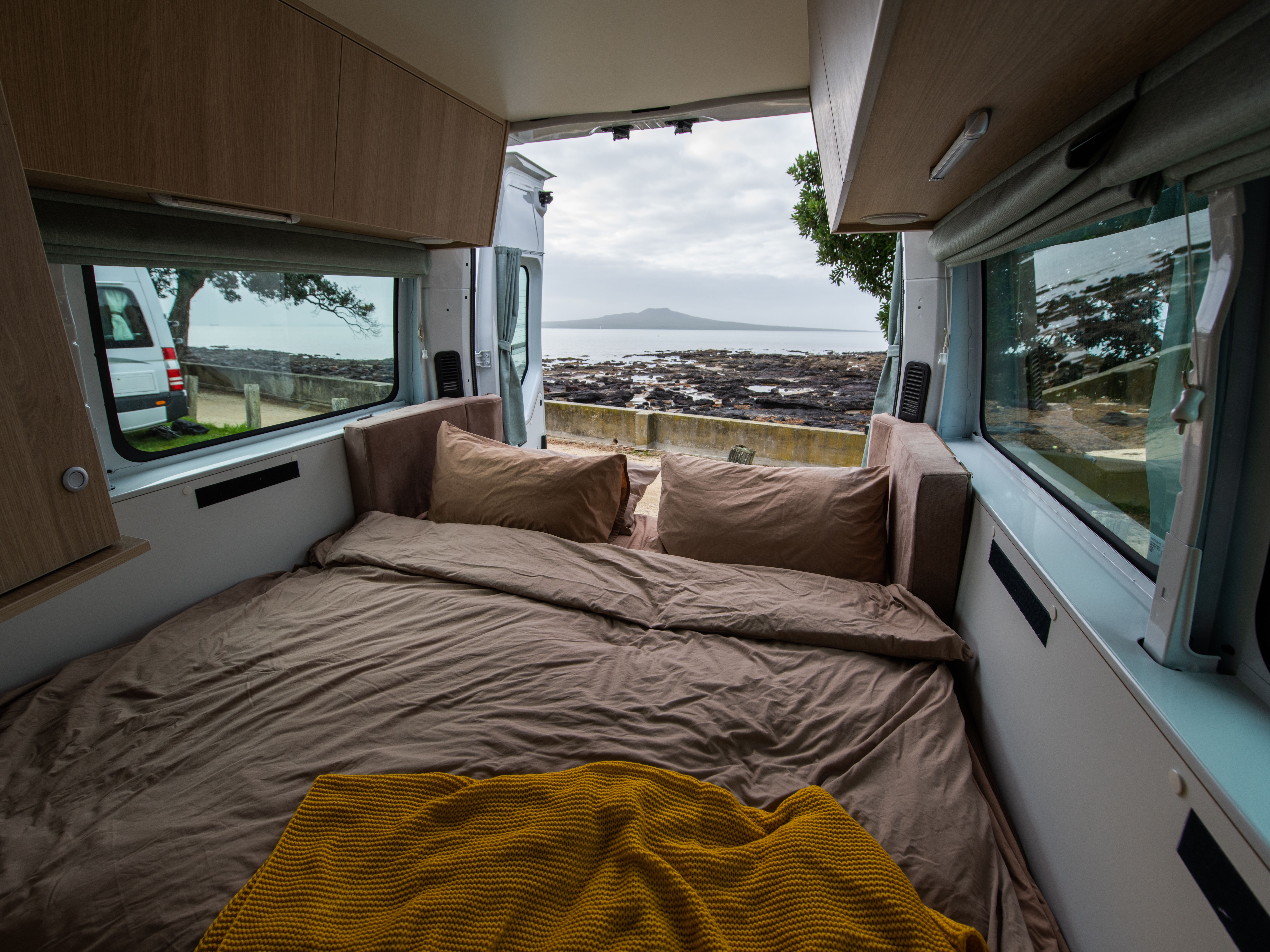 Nieuw-Zeeland-Britz-camper-Venturer-bed