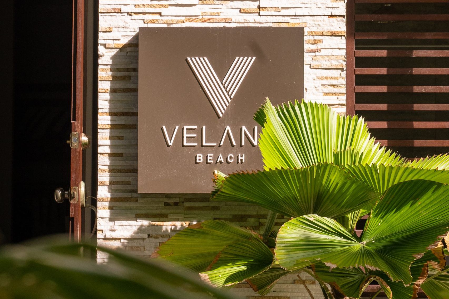 Malediven Maafushi Velana Beach Hotel Entree