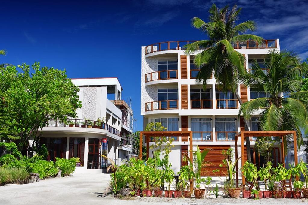 Malediven Maafushi Velana Beach Hotel Facade