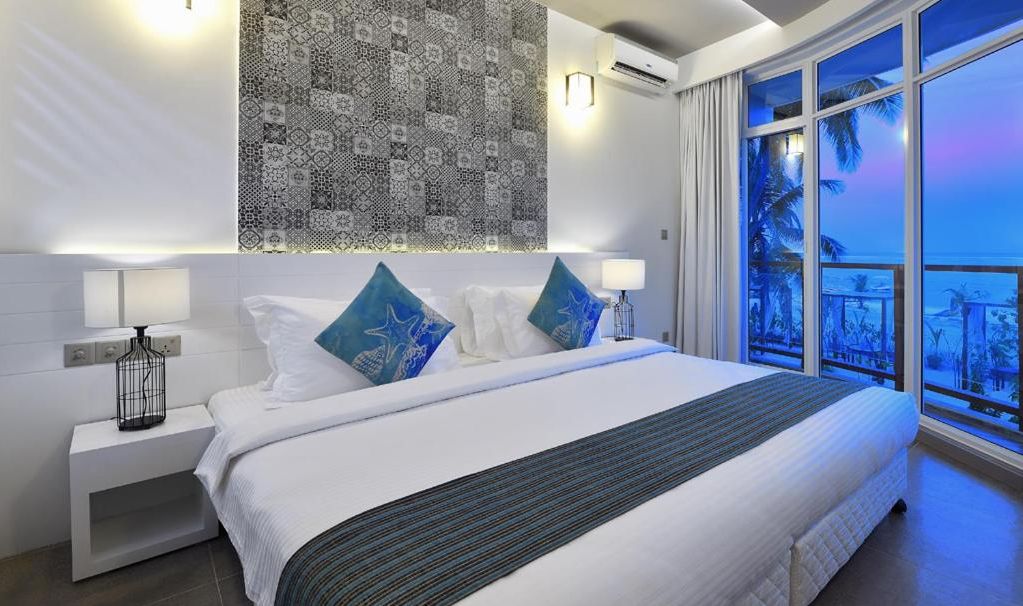 Malediven Maafushi Velana Beach Hotel Superior Balcony Sea View