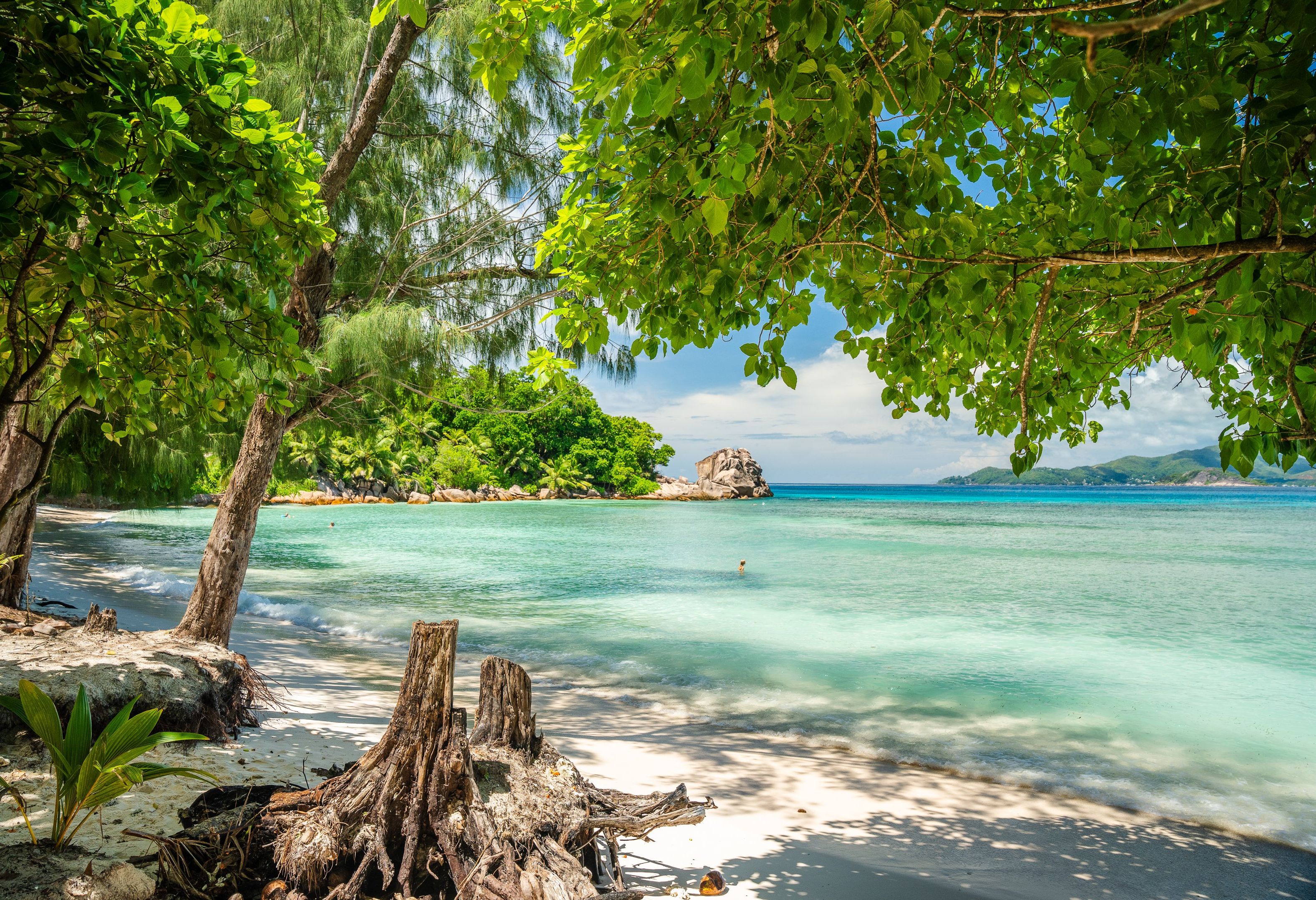 Verscholen strandje op La Digue