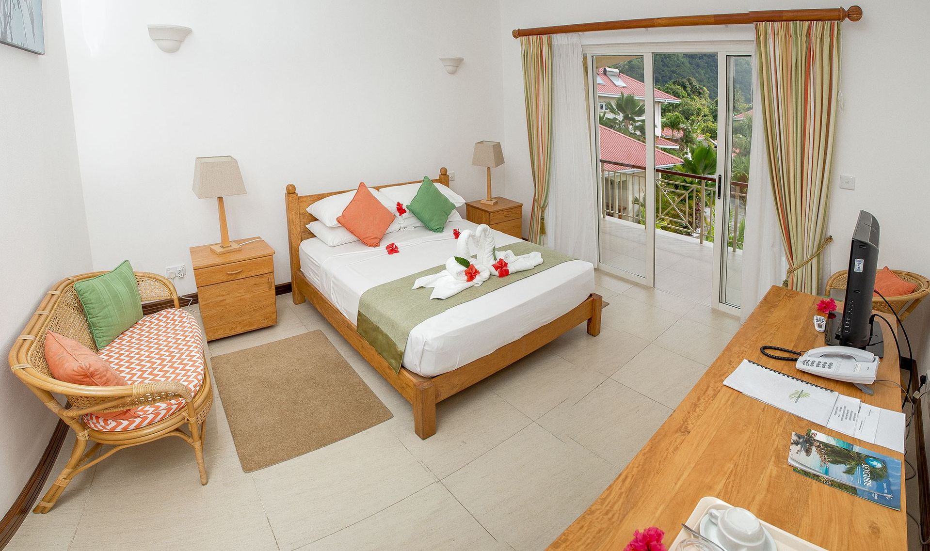 Marie Laure standard room double bed