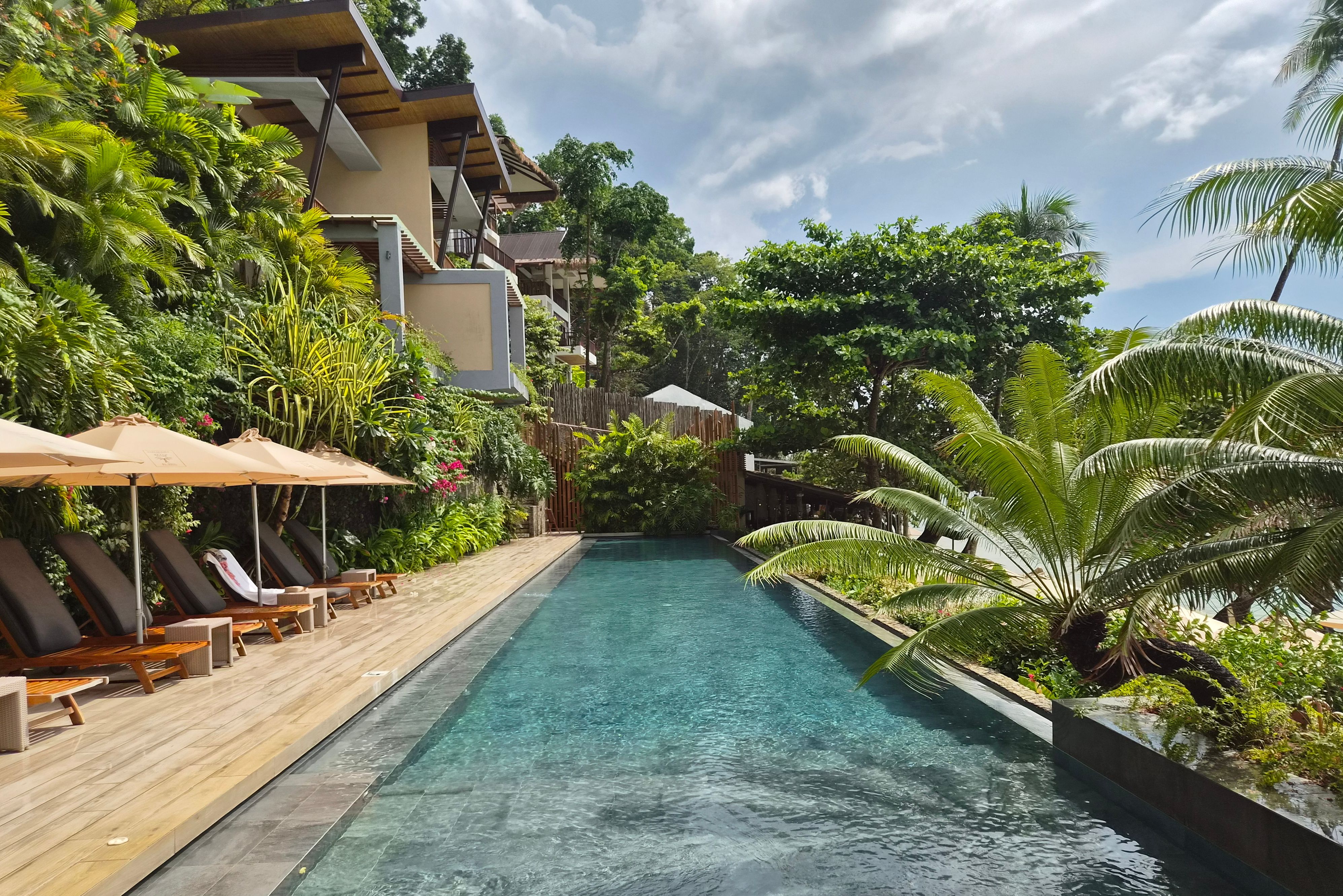 Filipijnen El Nido Maremegmeg Beach Club Zwembad