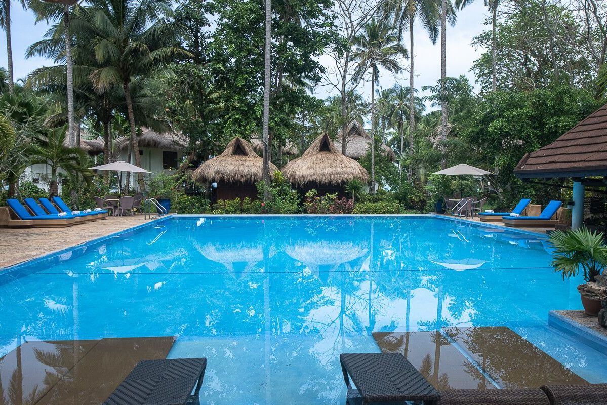 Filipijnen Sabang Daluyon Beach Mountain Resort Zwembad