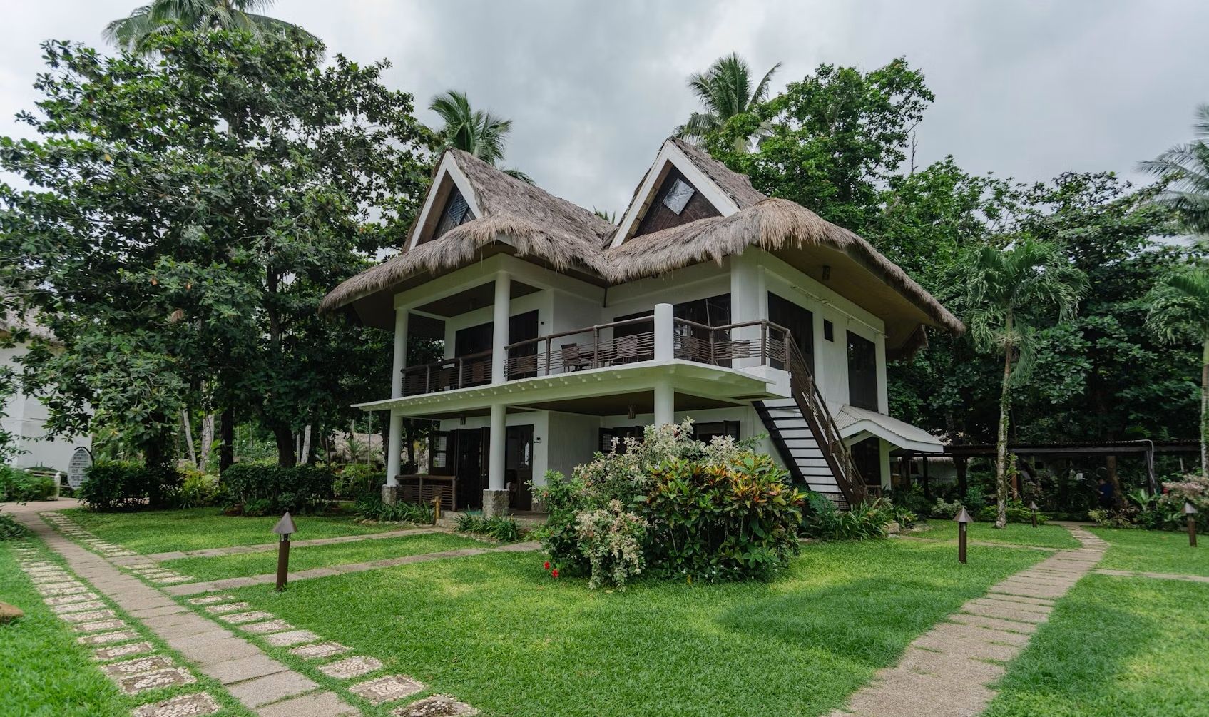 Filipijnen Sabang Daluyon Beach Mountain Resort Junior Suite