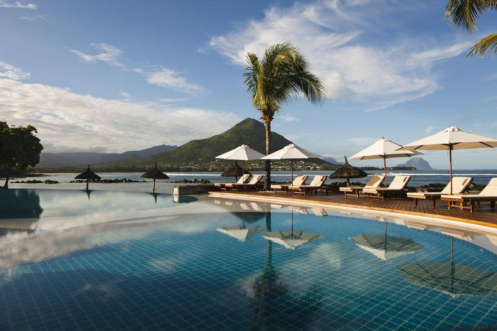 Mauritius sands and suits resort zwembad