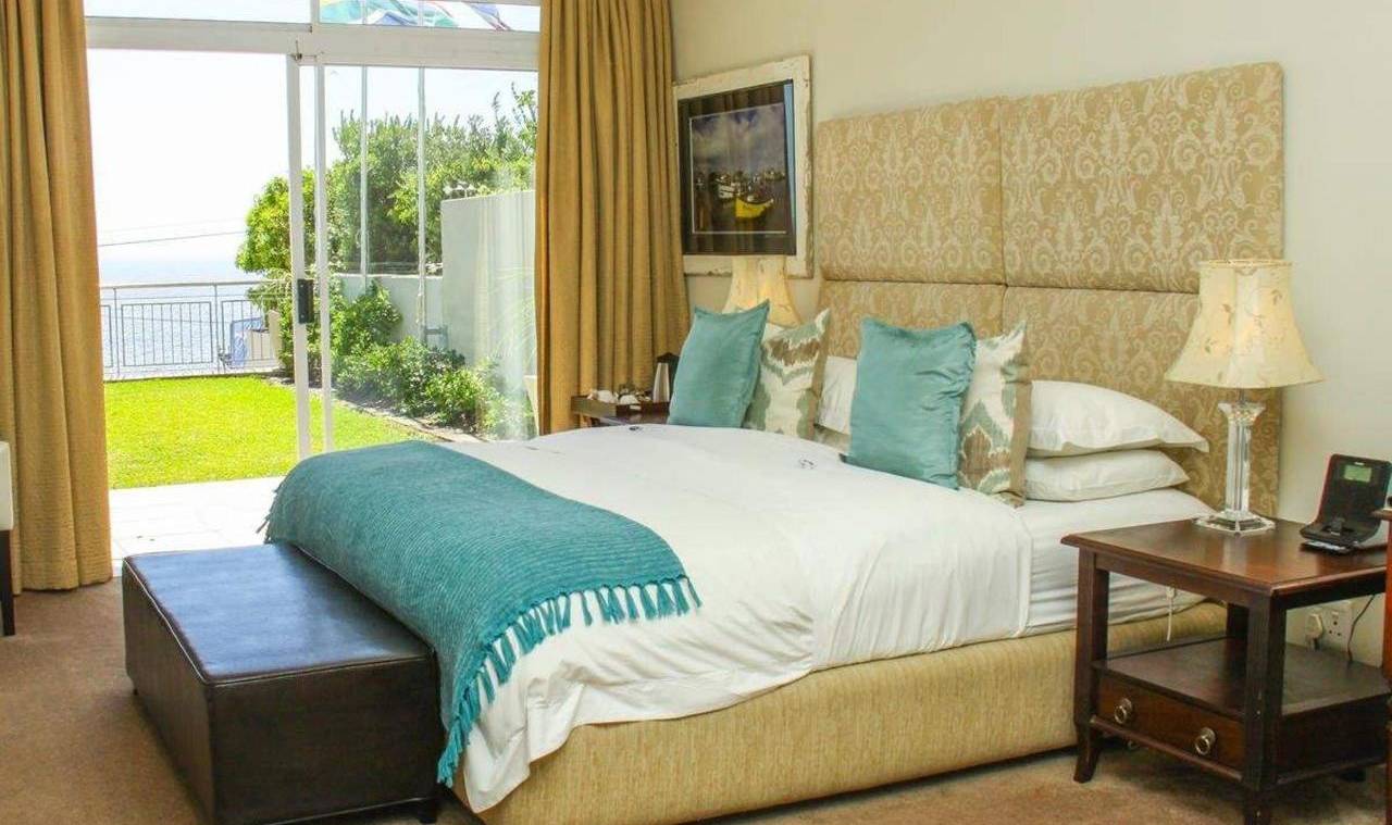 3 on Camps Bay Standaard