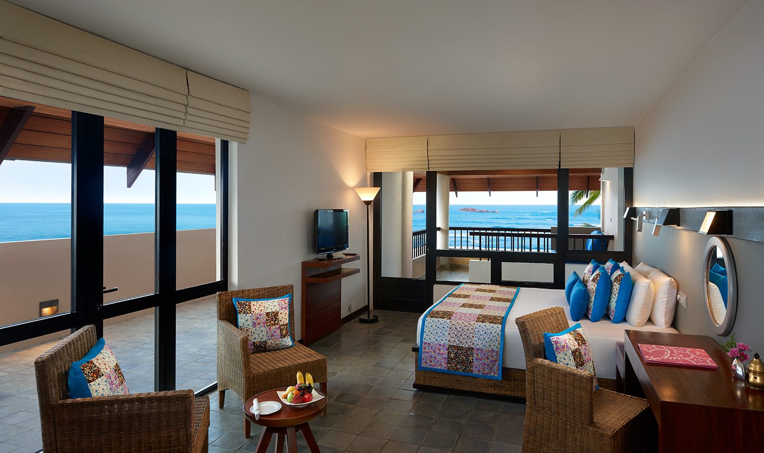 Hikka Tranz Deluxe Hikkaduwa