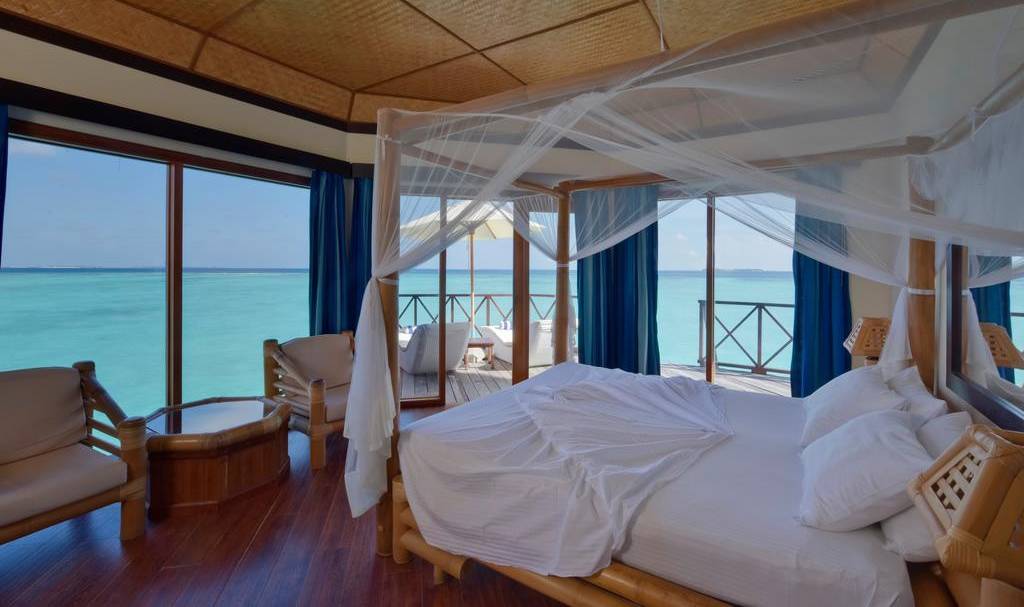 Thulhagiri Island Resort waterbungalow Malediven