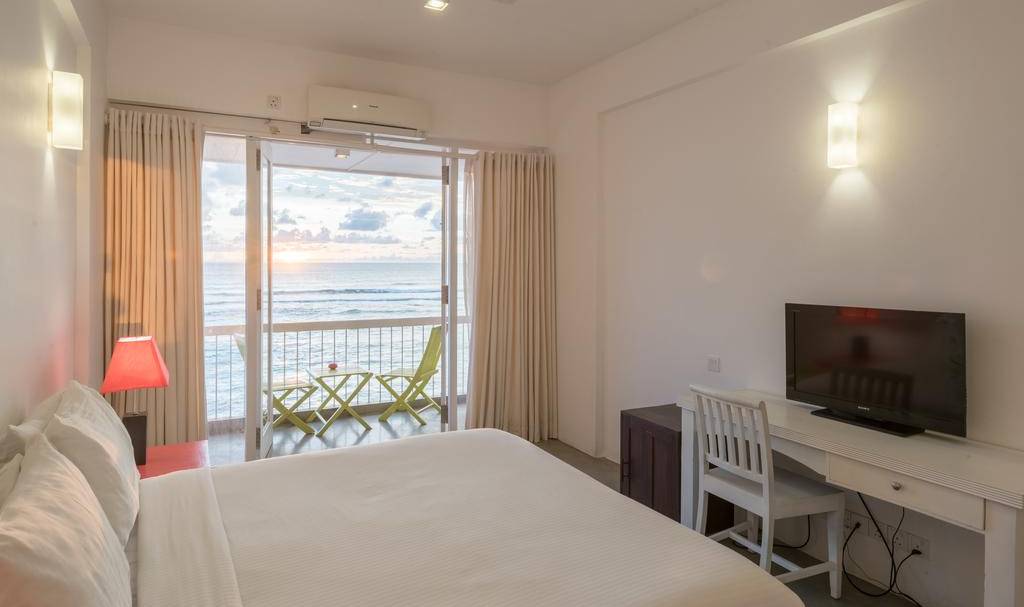 Coral Rock Bansei kamer met zeezicht Hikkaduwa