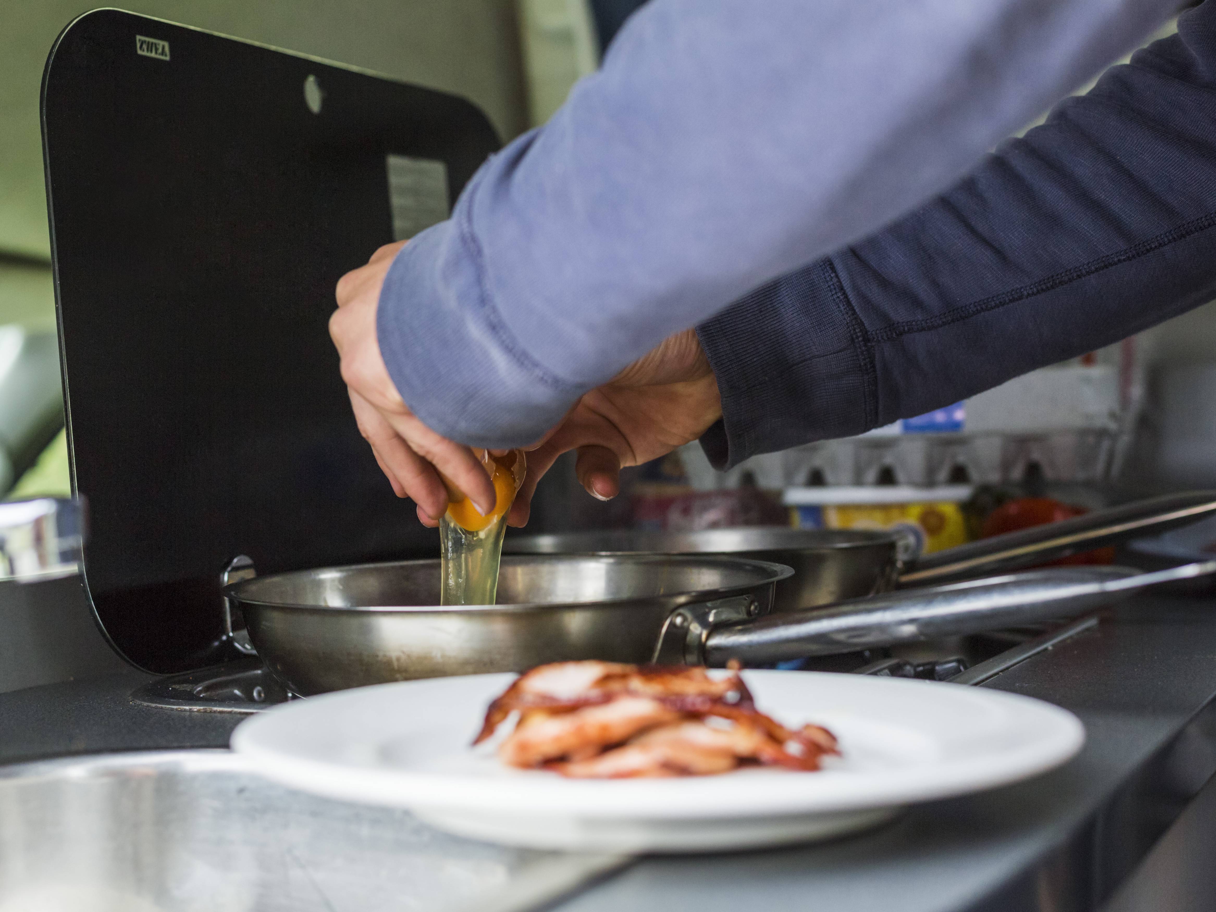 Koken in de Highball camper van Mighty in Nieuw-Zeeland