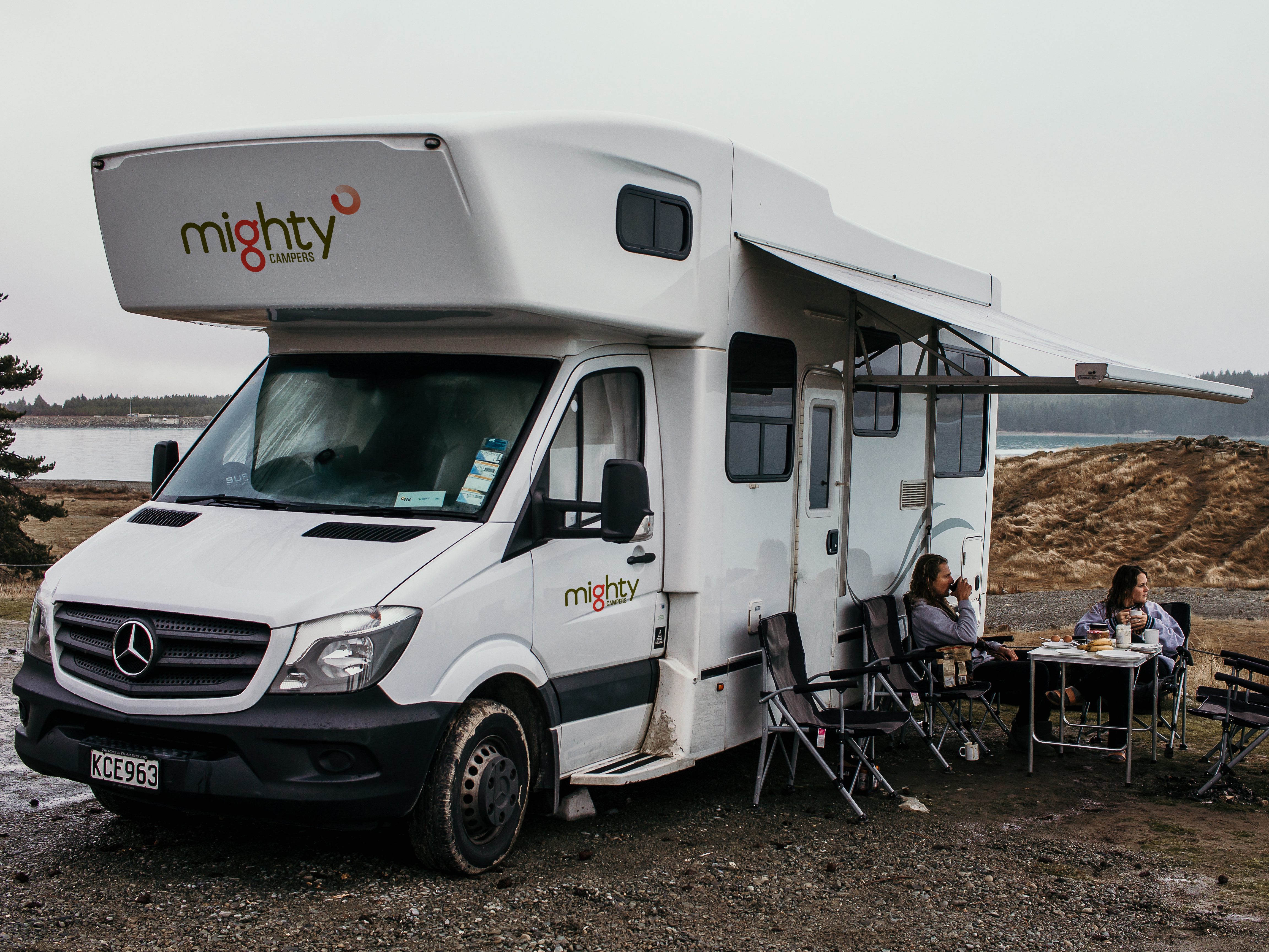 Genieten van het buitenleven met de Double Up camper van Mighty in Nieuw-Zeeland