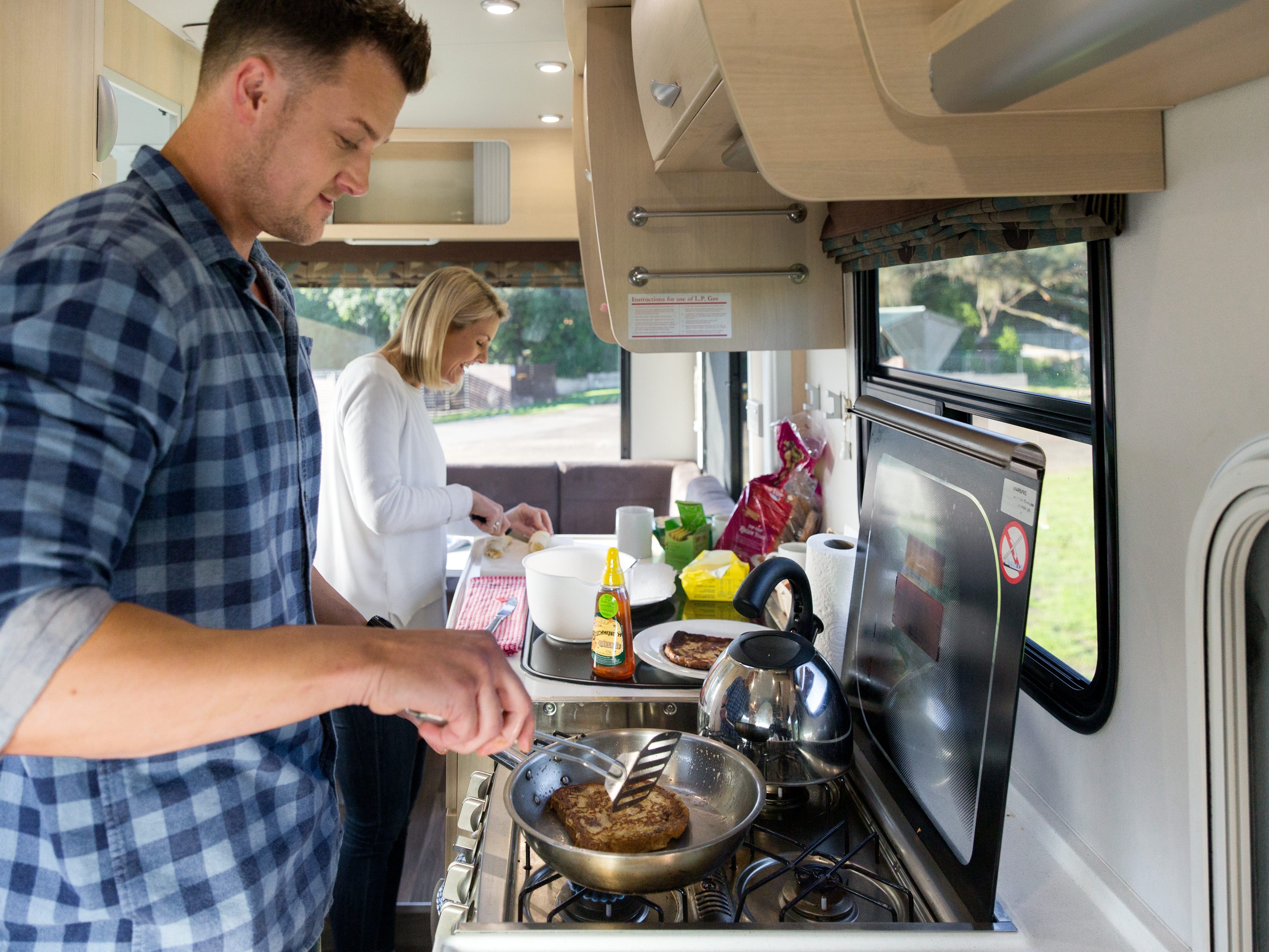 Koken in de Double Up camper van Mighty in Nieuw-Zeeland