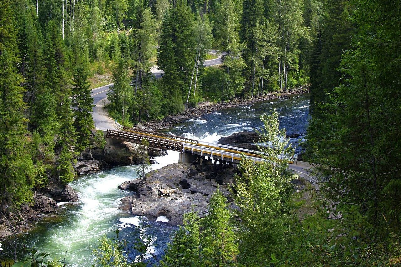 Via een slingerweg naar Wells Gray Provincial Park, Canada