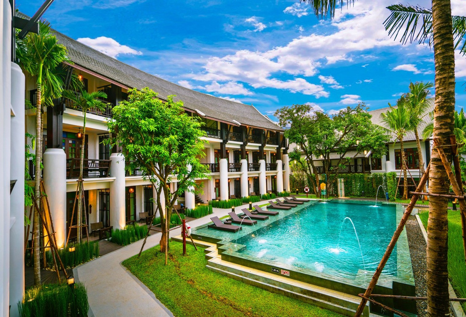 Zwembad van het Smile Lanna Hotel in Chiang Mai in Thailand