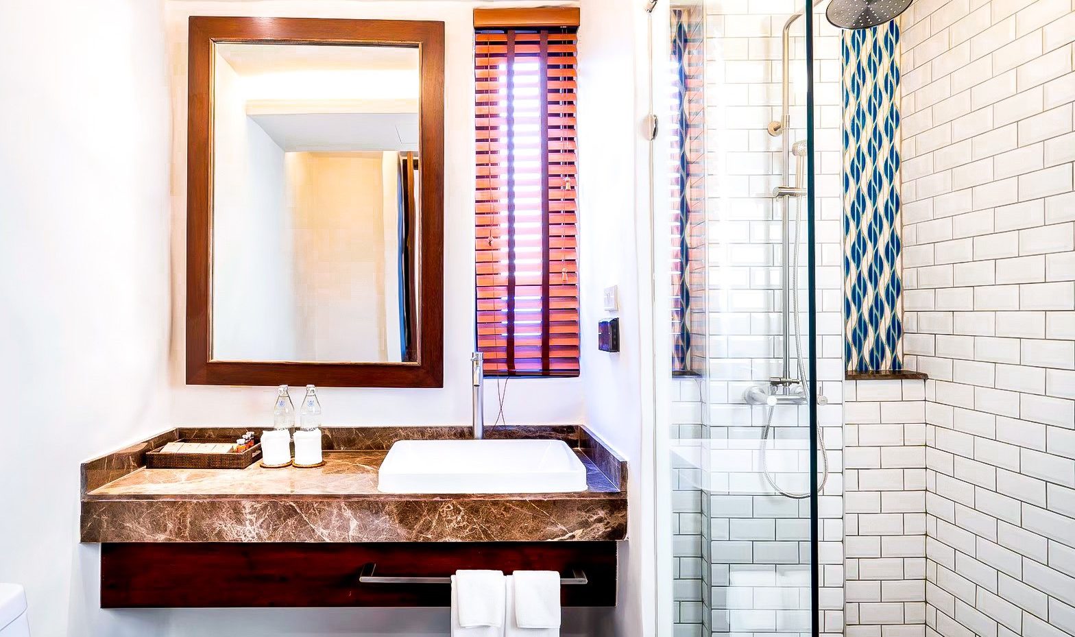 Badkamer van de Deluxe kamer van het Smile Lanna Hotel in Chiang Mai in Thailand