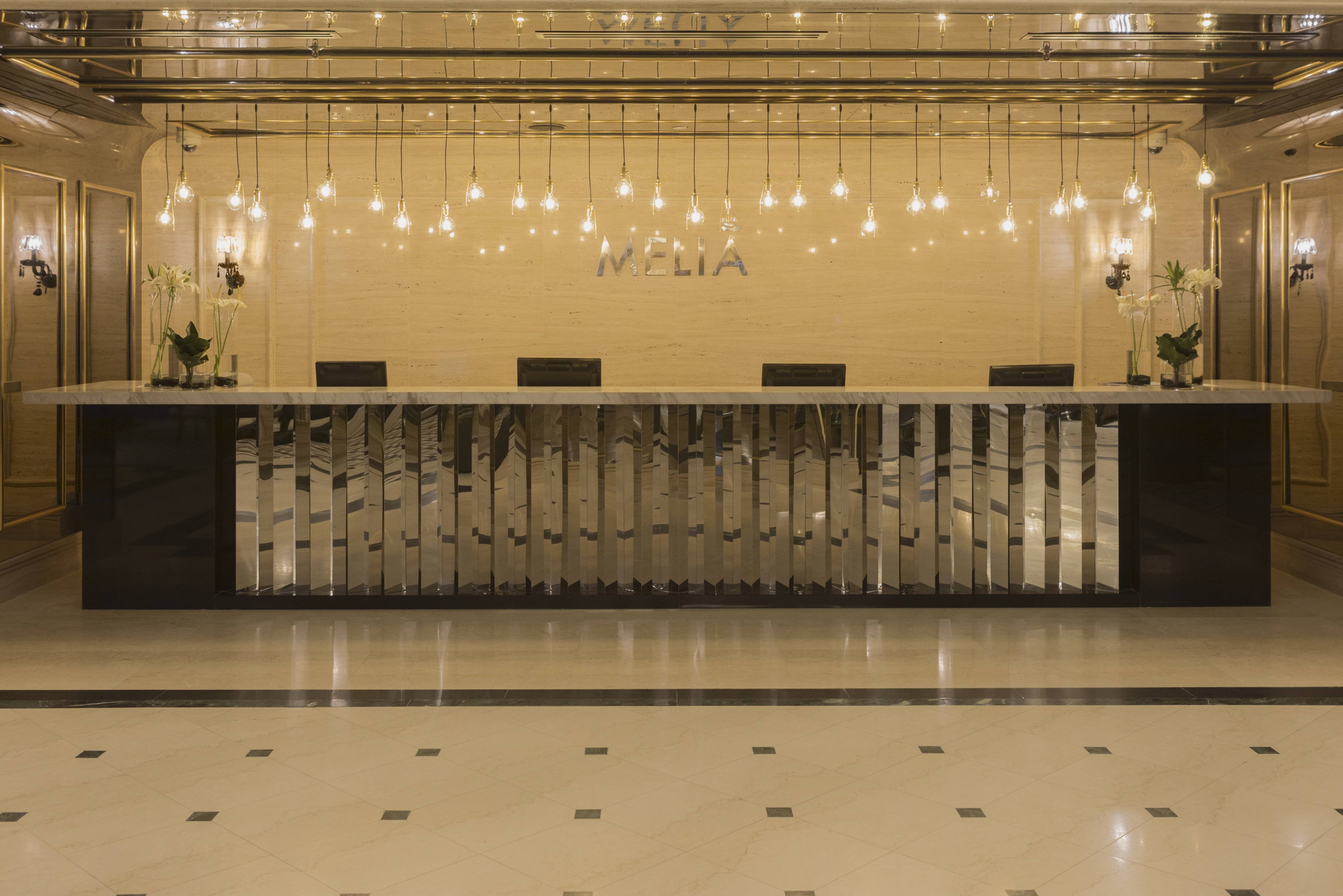 Maleisië-Kuala-Lumpur-Melia-Hotel-receptie