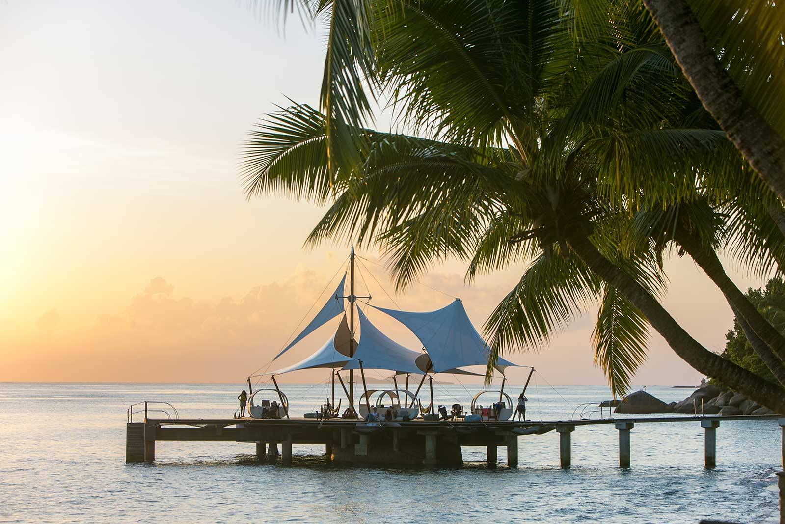 Seychellen Praslin Coco de Mer Hotel Jetty zonsondergang