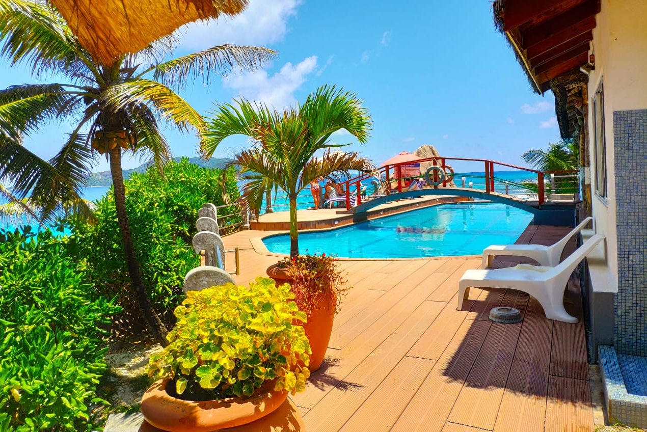 Seychellen La Digue Patatran Hotel zwembad