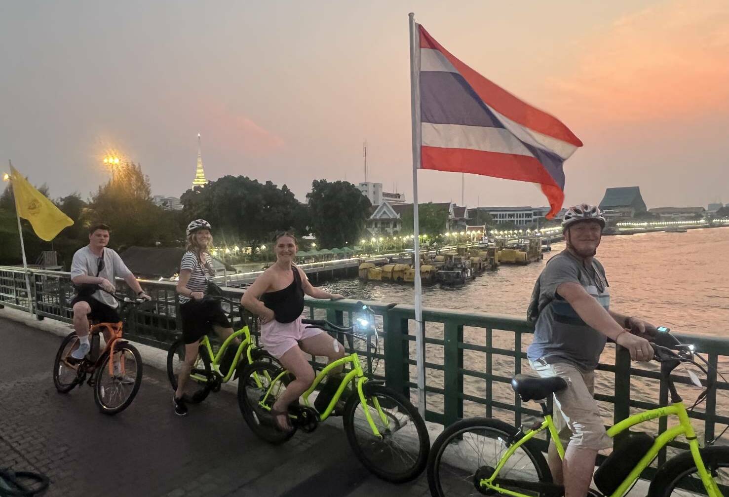 Fietstour Bangkok bij zonsondergang