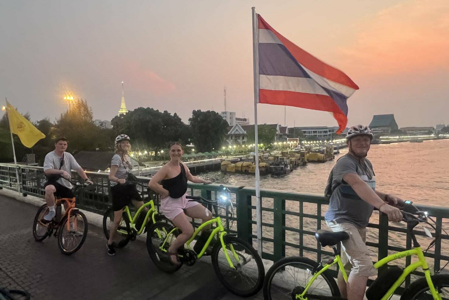 Fietstour Bangkok bij zonsondergang