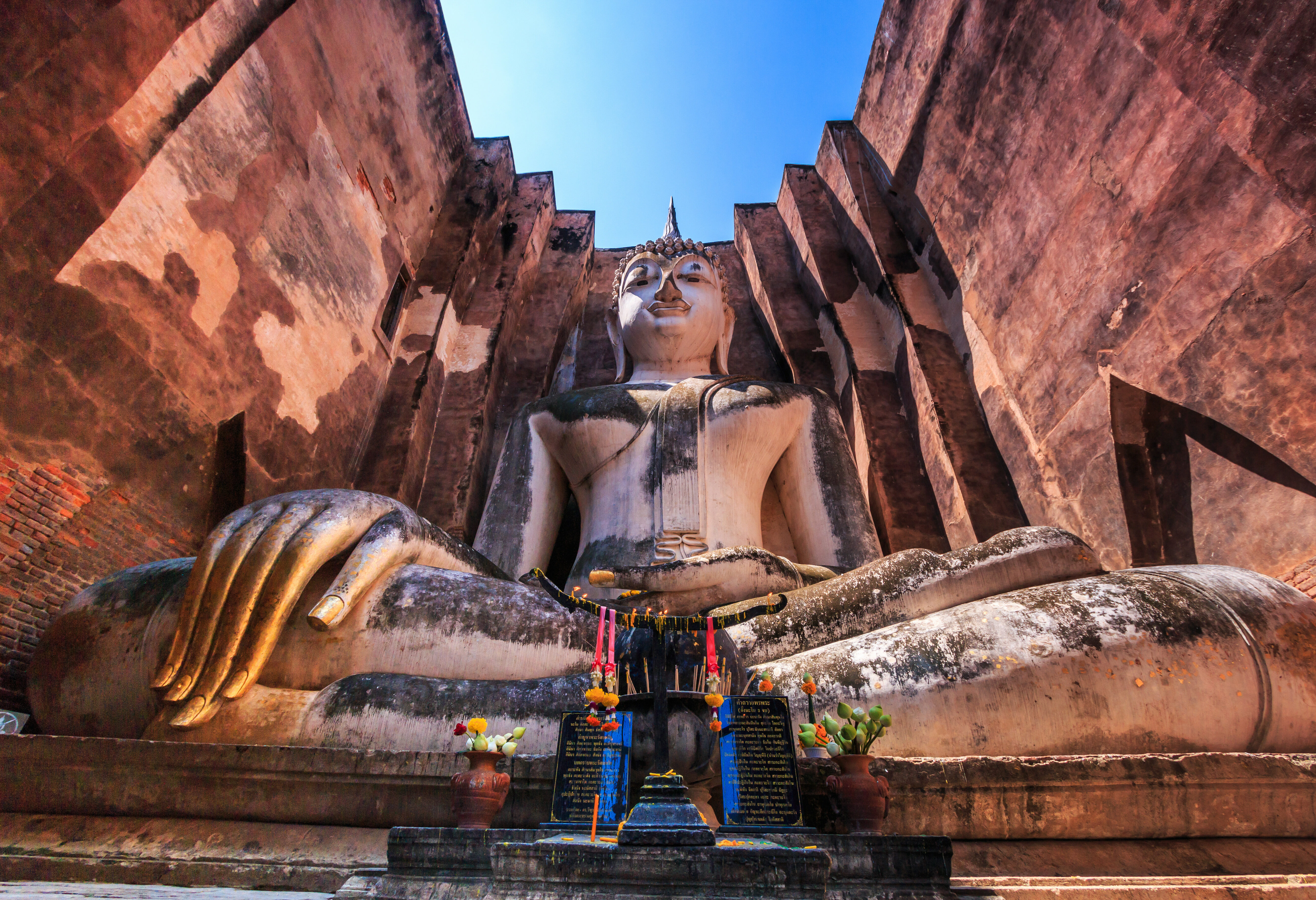 Boedha beeld in historical park