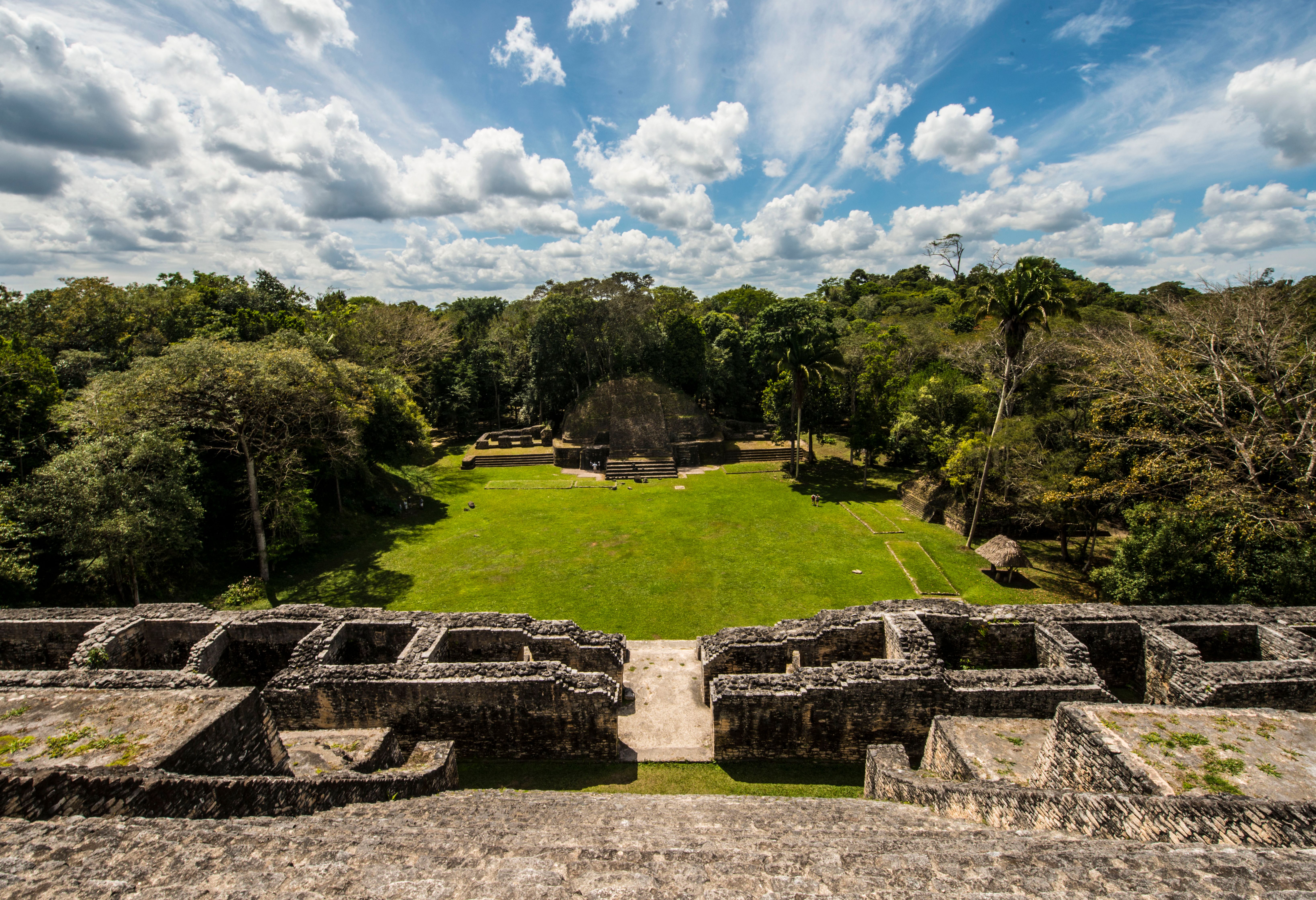Uitzicht vanaf de hoogste top van Caracol