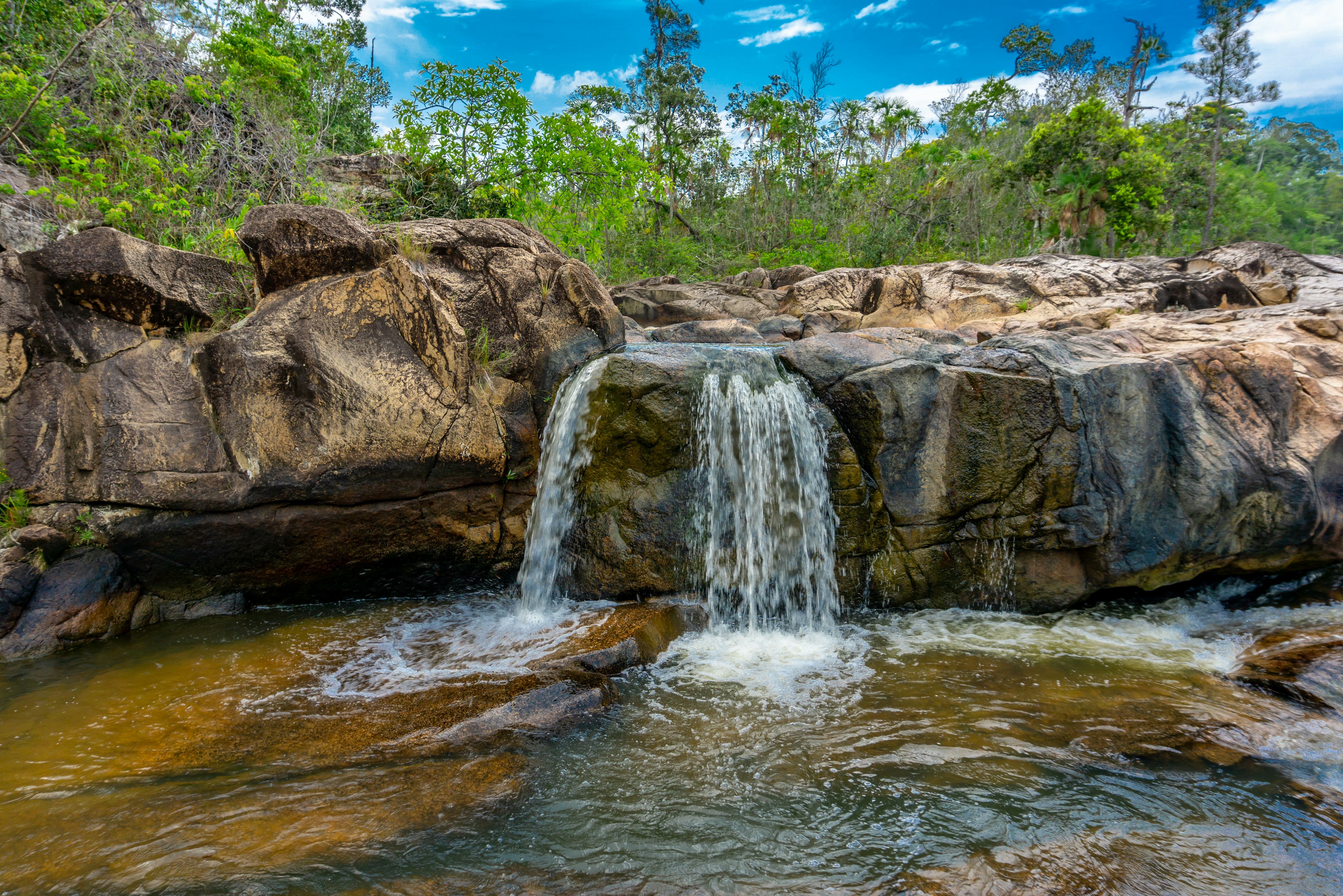 Rio on Pools watervallen in het Mountain Pine Ridge nationale park