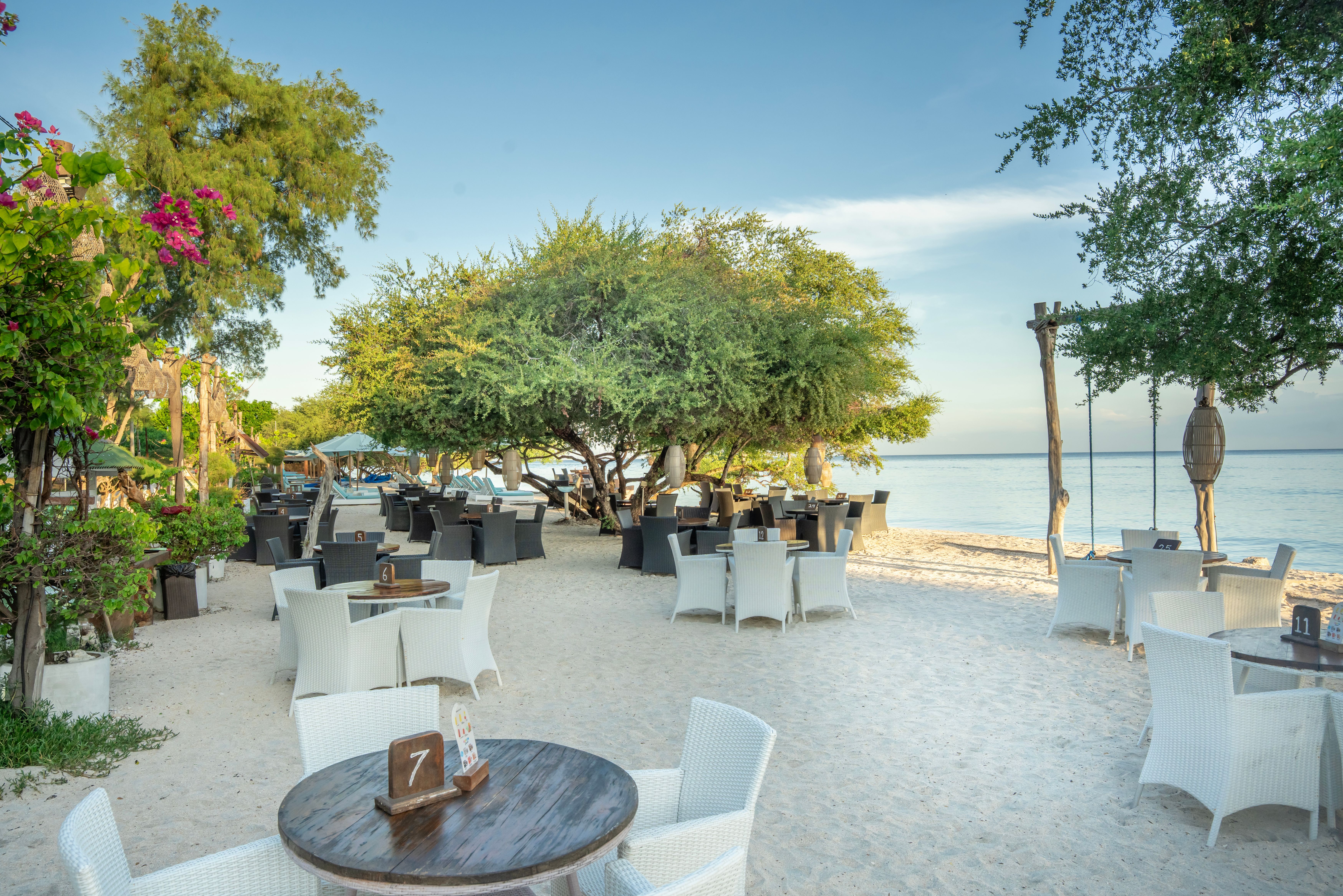 Indonesia Lombok Gili Trawangan Jambuluwuk Oceano Hotel Restaurant