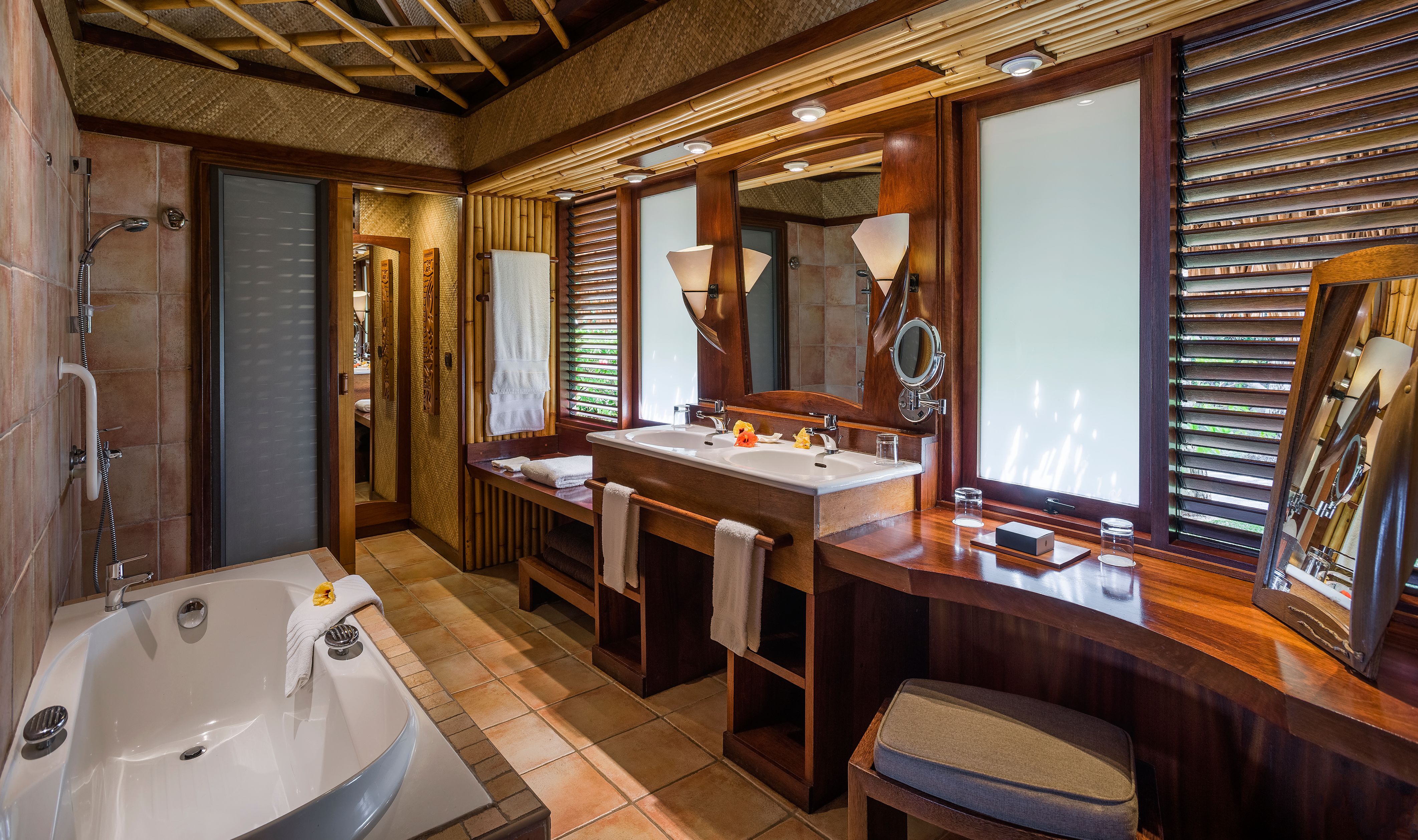 Frans Polynesie Intercontinental Bora Bora Le Moana Resort Beach Bungalow Lagoon  View