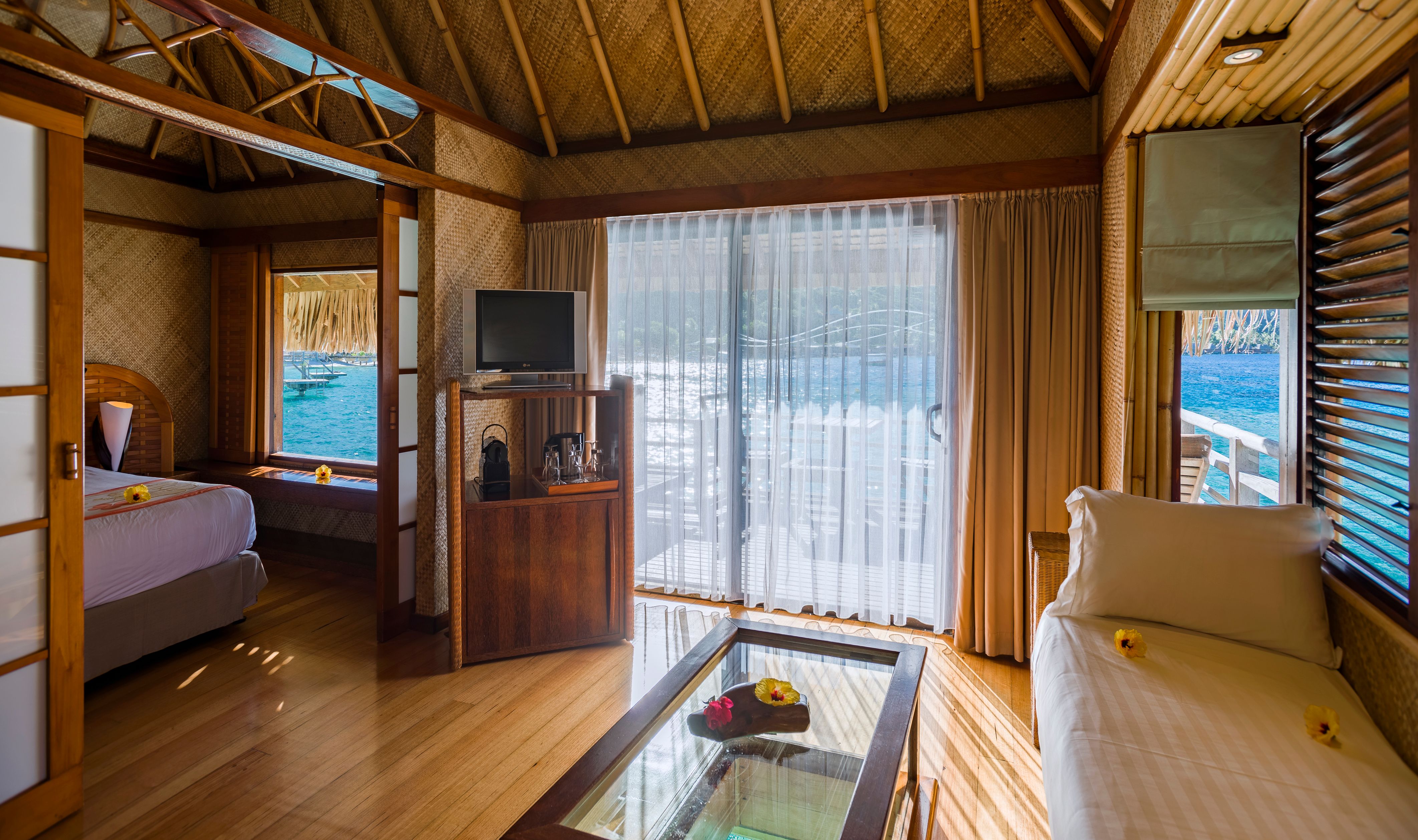 Frans Polynesie Intercontinental Bora Bora Le Moana Resort Overwater Bungalow Beach View