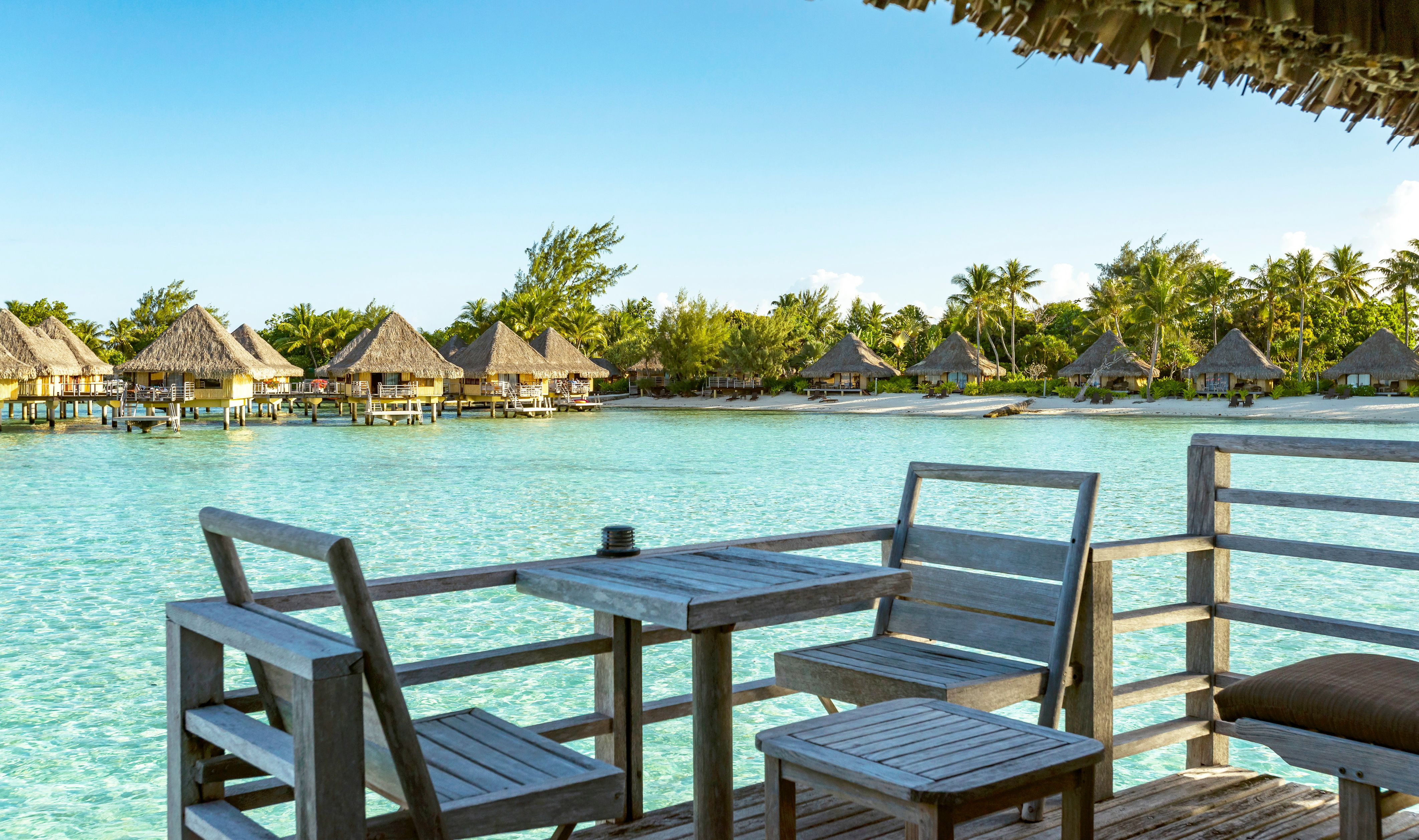 Frans Polynesie Intercontinental Bora Bora Le Moana Resort Overwater Bungalow Beach View