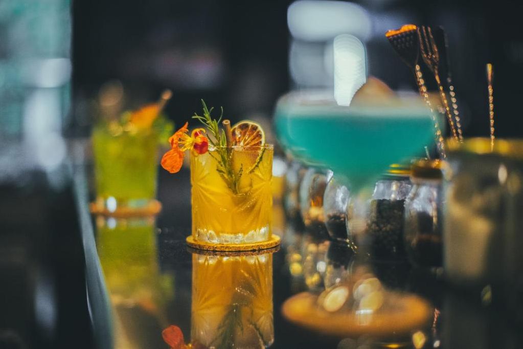 Drankjes aan de bar