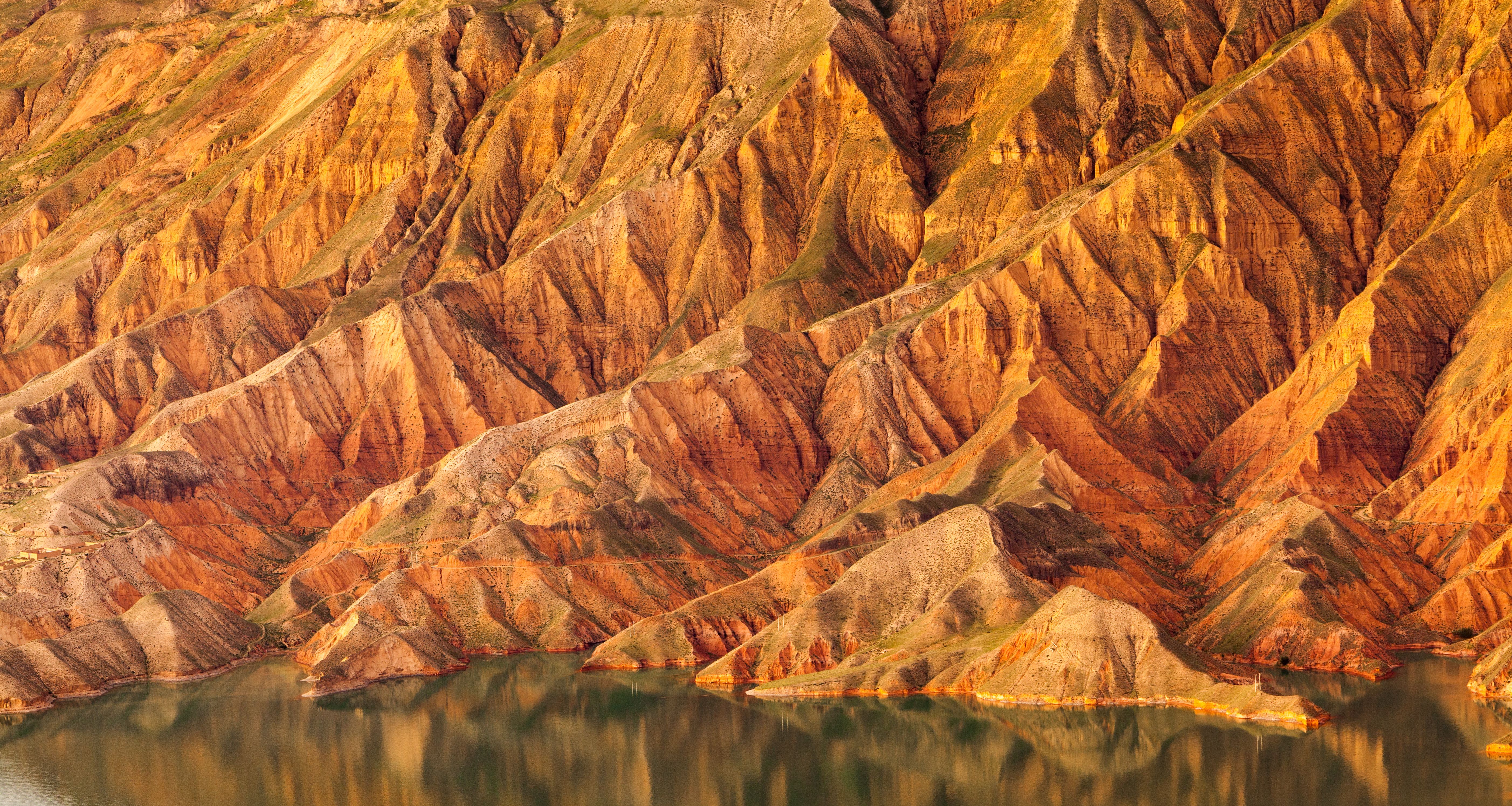 China-Qinghai-Kanbula-National-Forest-Park