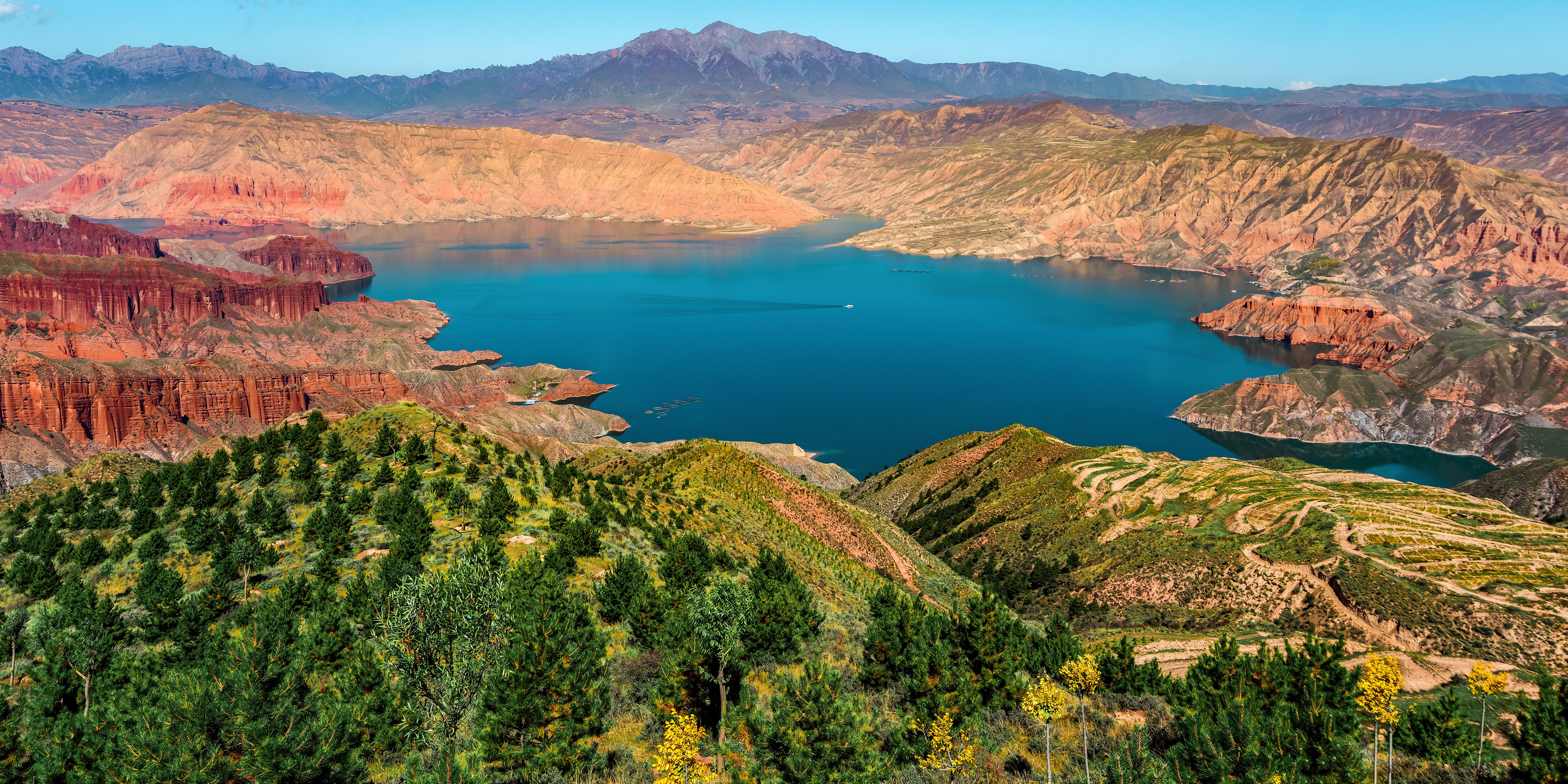 China-Qinghai-Kanbula-National-Forest-Park