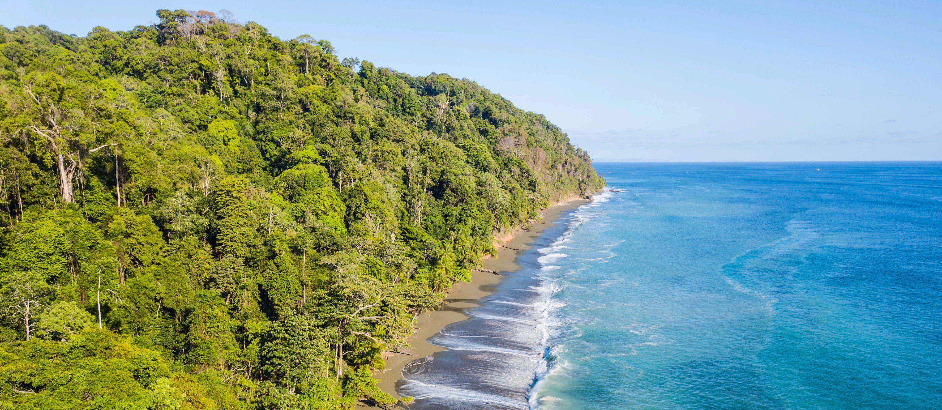costa-rica-corcovado-jungle-beach-luchtfoto