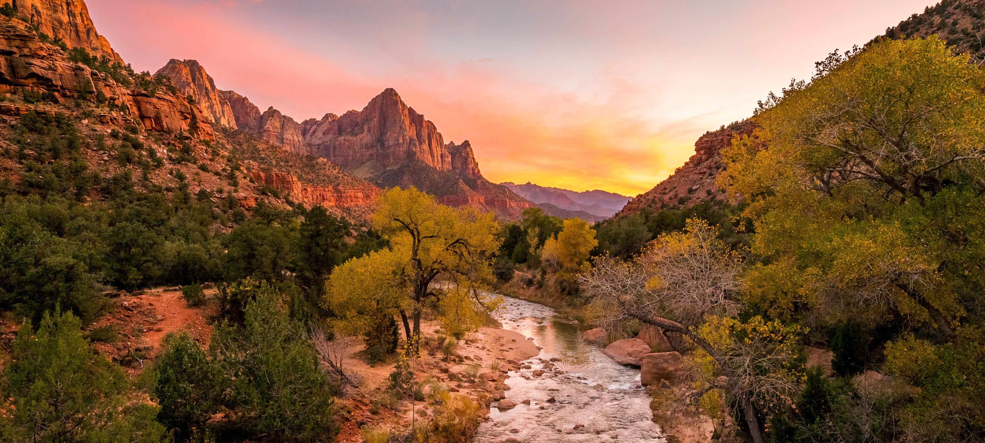 Amerika-Utah-Zion-National-Park-zonsondergang-roze-lucht