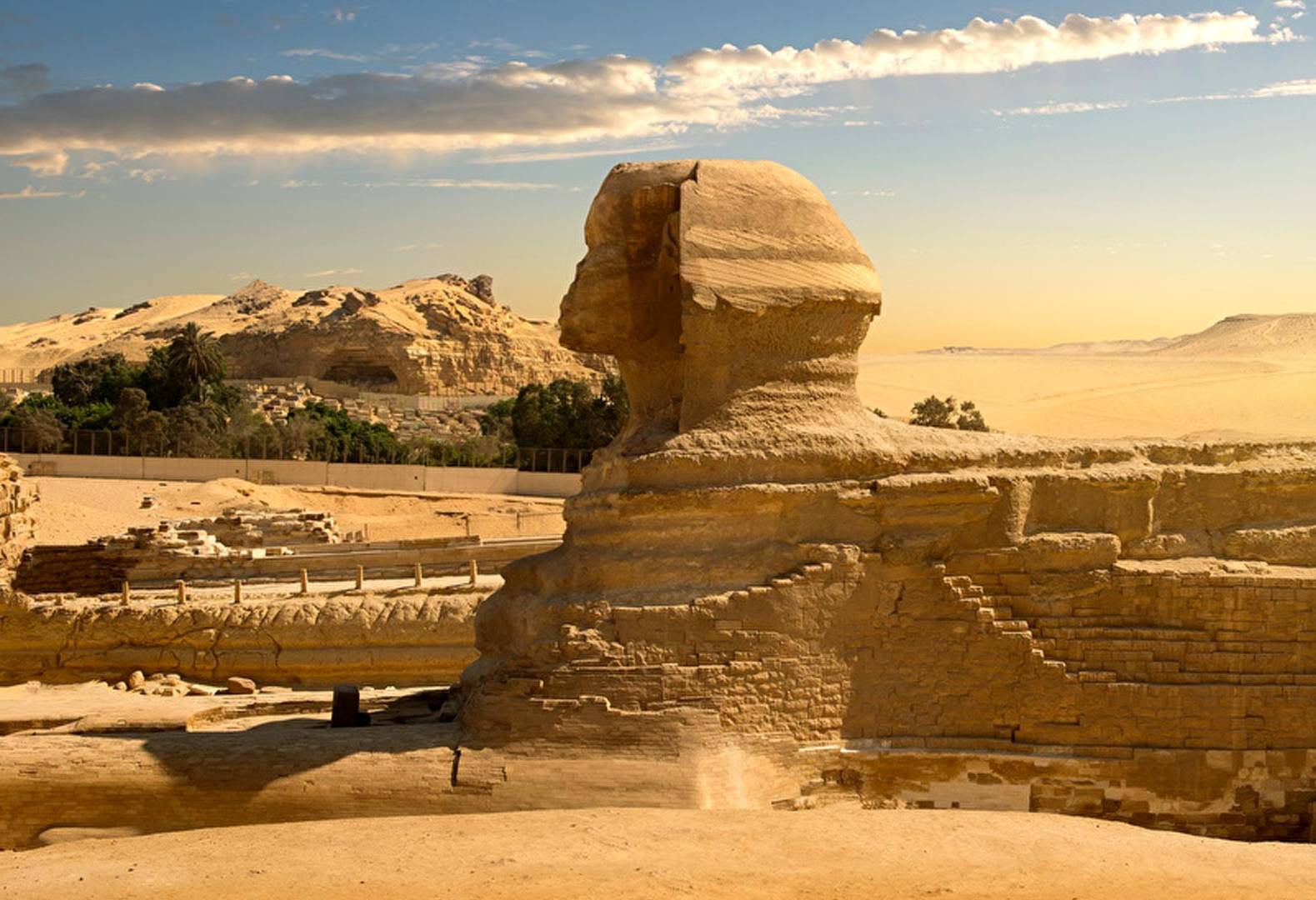 egypte-cairo-piramides-van-gizeh-uitzicht-op-de-sfinx-en-woestijn