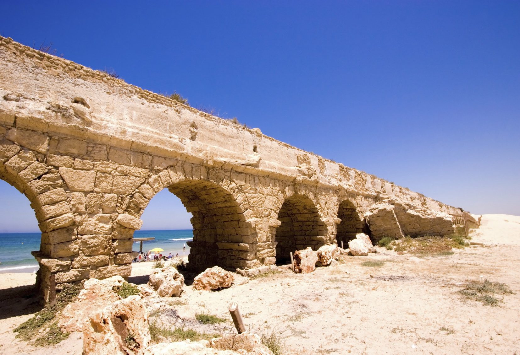 Aquaduct in Caesarea in Israël