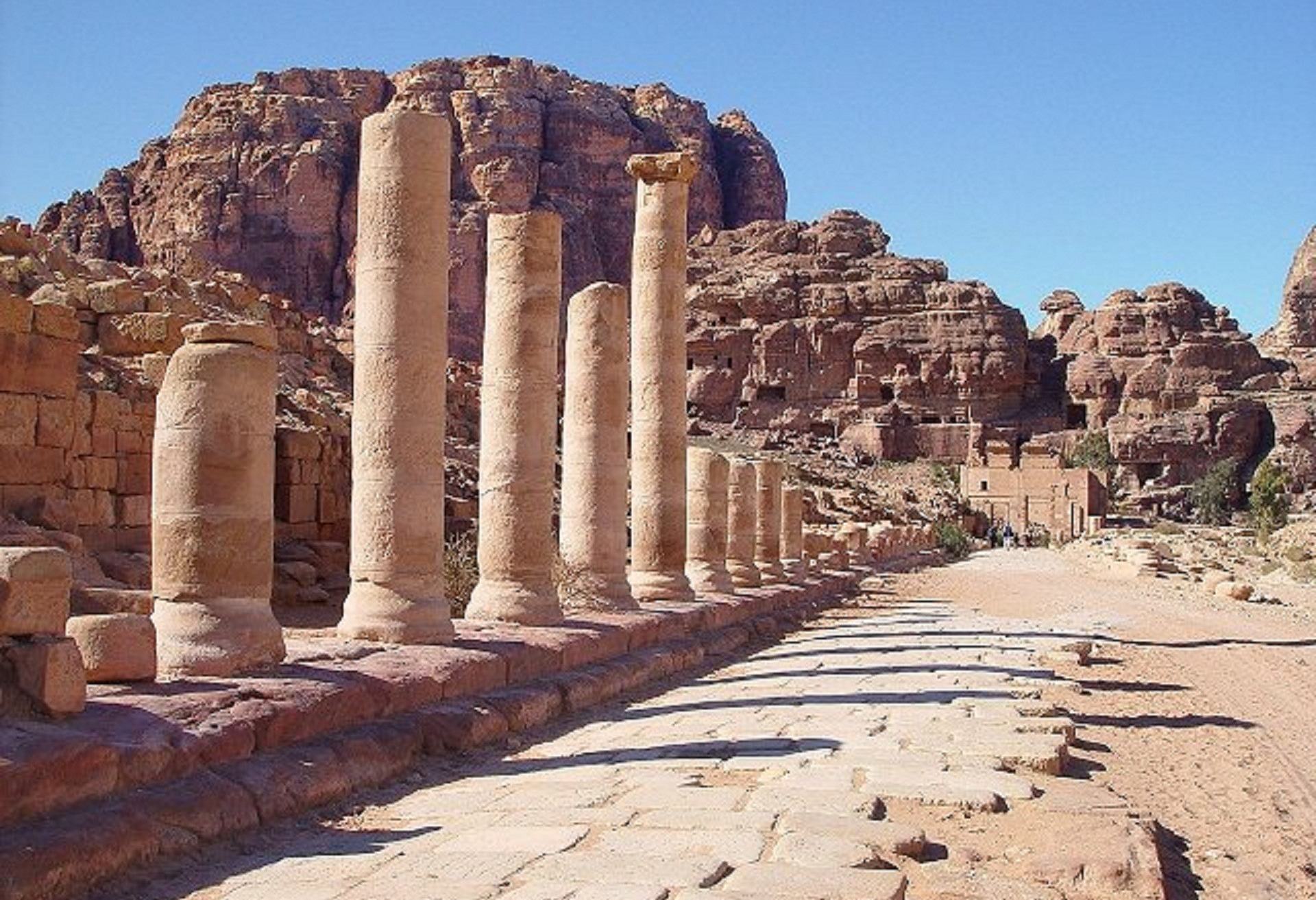 Colonnadestraat in Petra in Jordanië