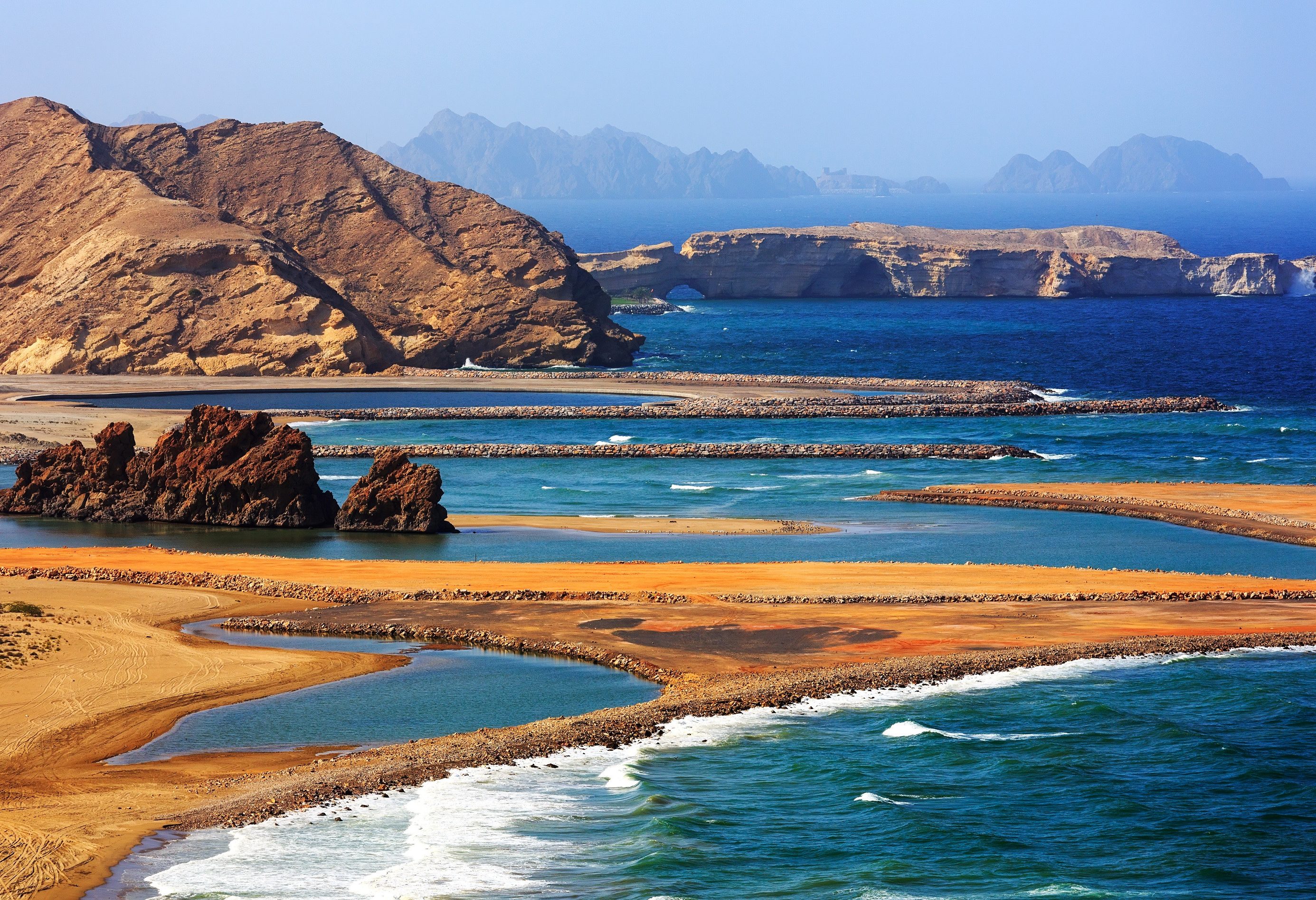 Оман что за страна. Маскат Оман. Султанат Оман пляжи. Оман пляжи в мускате. Оман Маскат море.