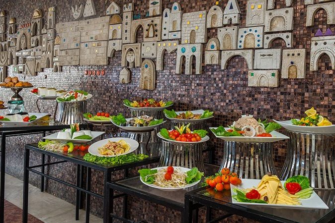 Ontbijt bij Grand Beach Hotel in Tel Aviv in Israël