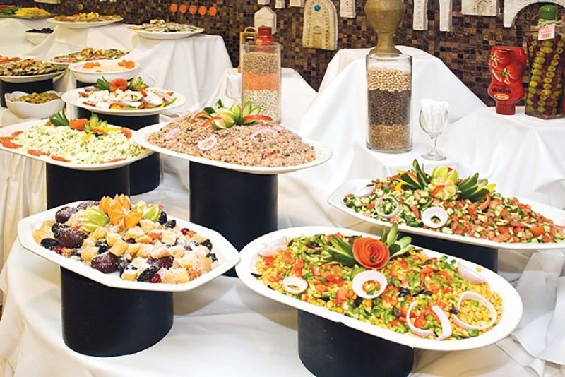 Ontbijt bij Grand Beach Hotel in Tel Aviv in Israël