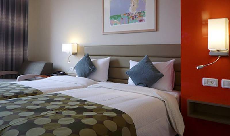 Grand Beach Hotel in Tel Aviv