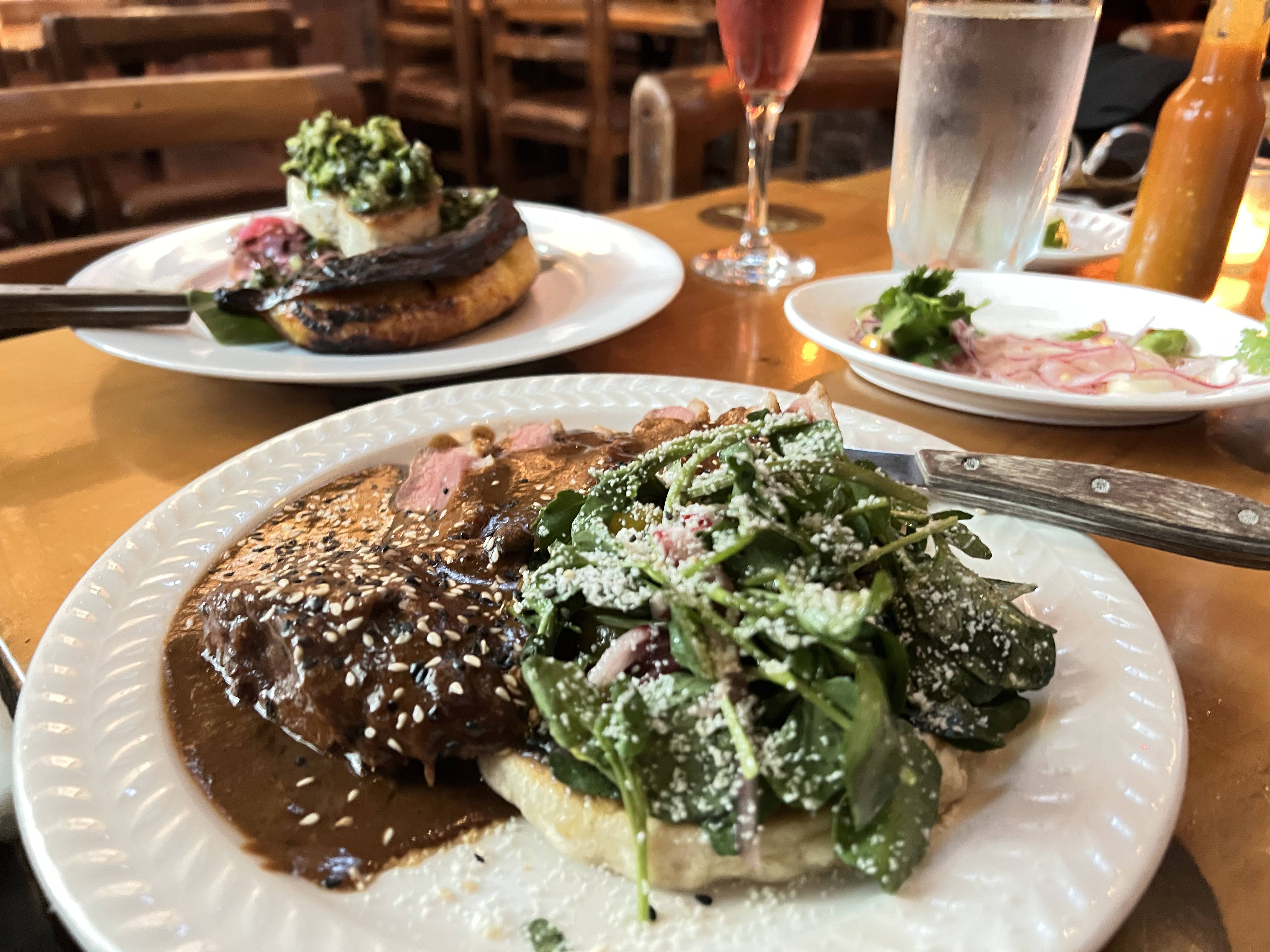 Heerlijk eten bij restaurant Palo Santo in New York, Amerika