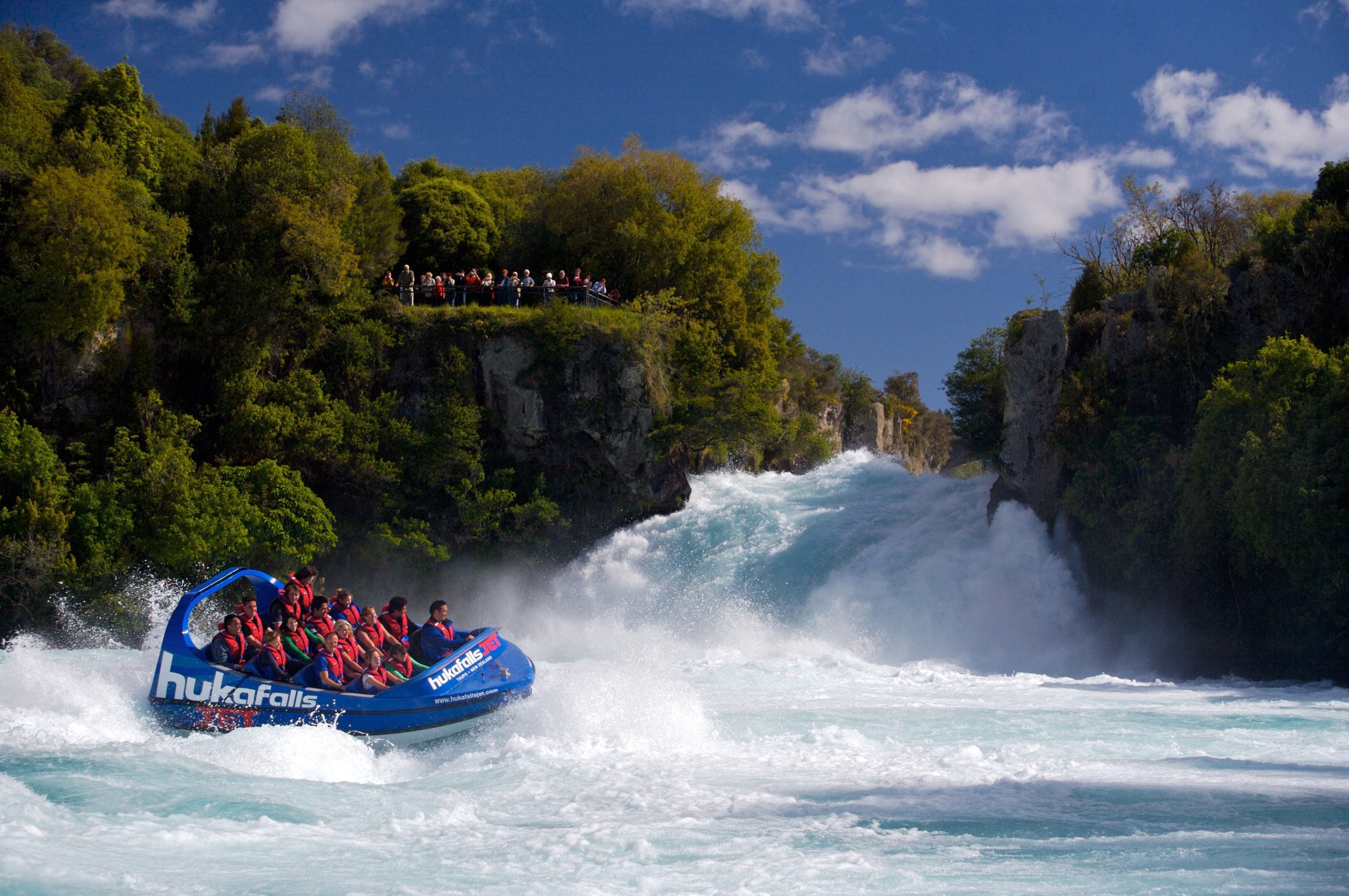 Per boot naar Huka Falls in de omgeving van Taupo, Nieuw-Zeeland