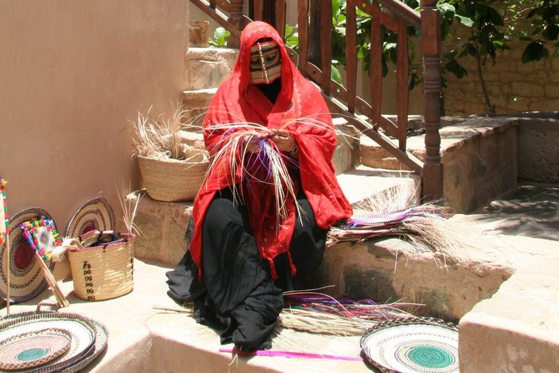 oman-dhofar-basket-maker-working-in-the-castle-in-taqah-salalah-ministry-of-heritage-tourism-sultanate-of-oman