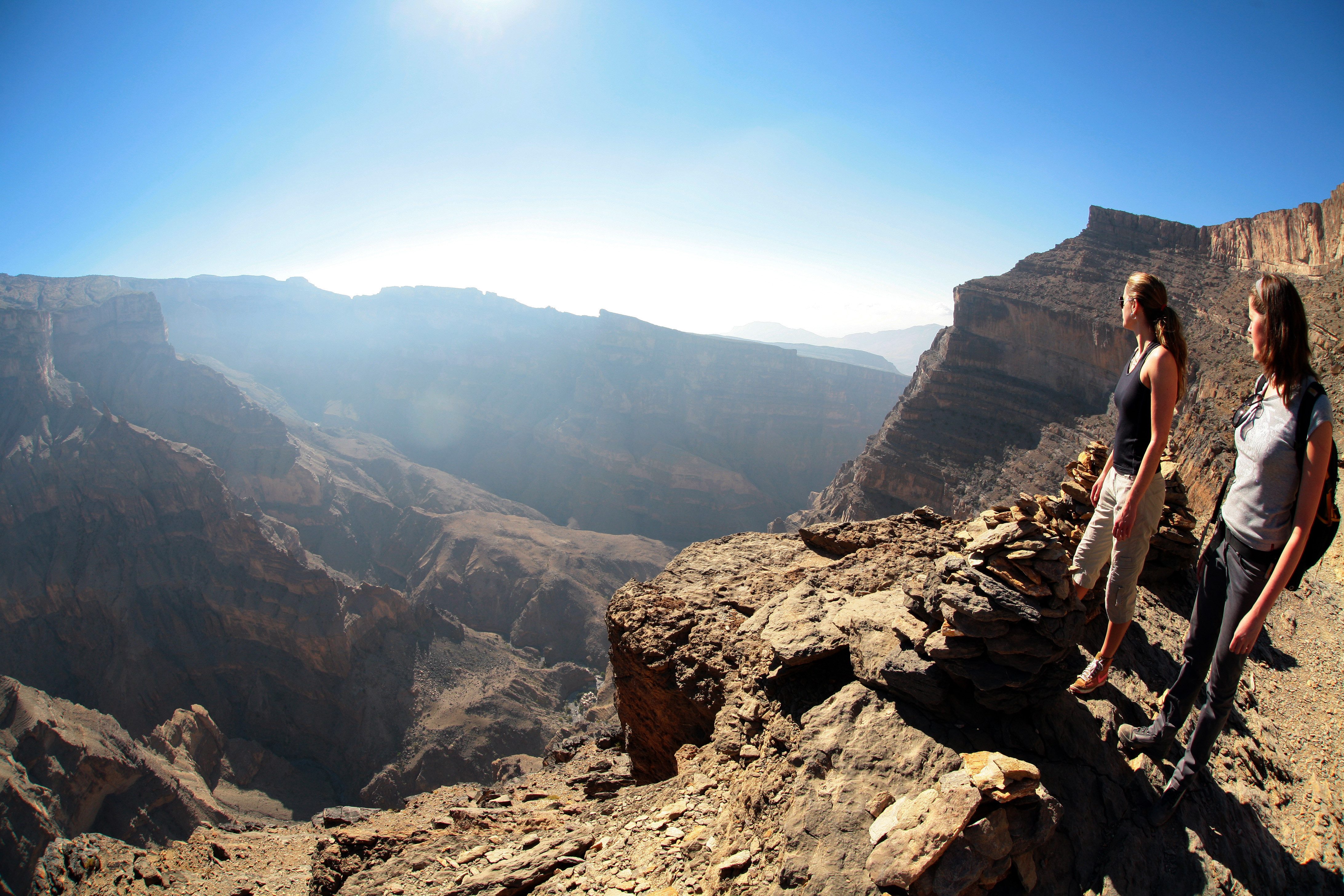 Genieten van het weidse uitzicht bij Jebel Akhdar, Oman